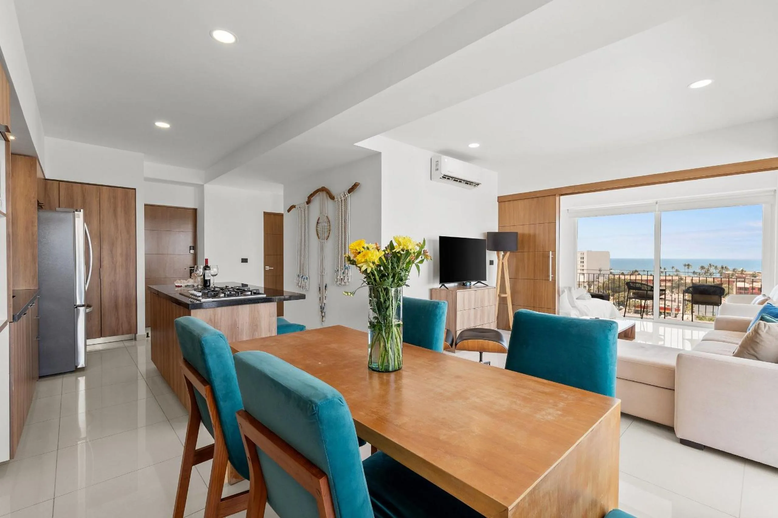 Dining area in Monyxbnb at Zoho Skies