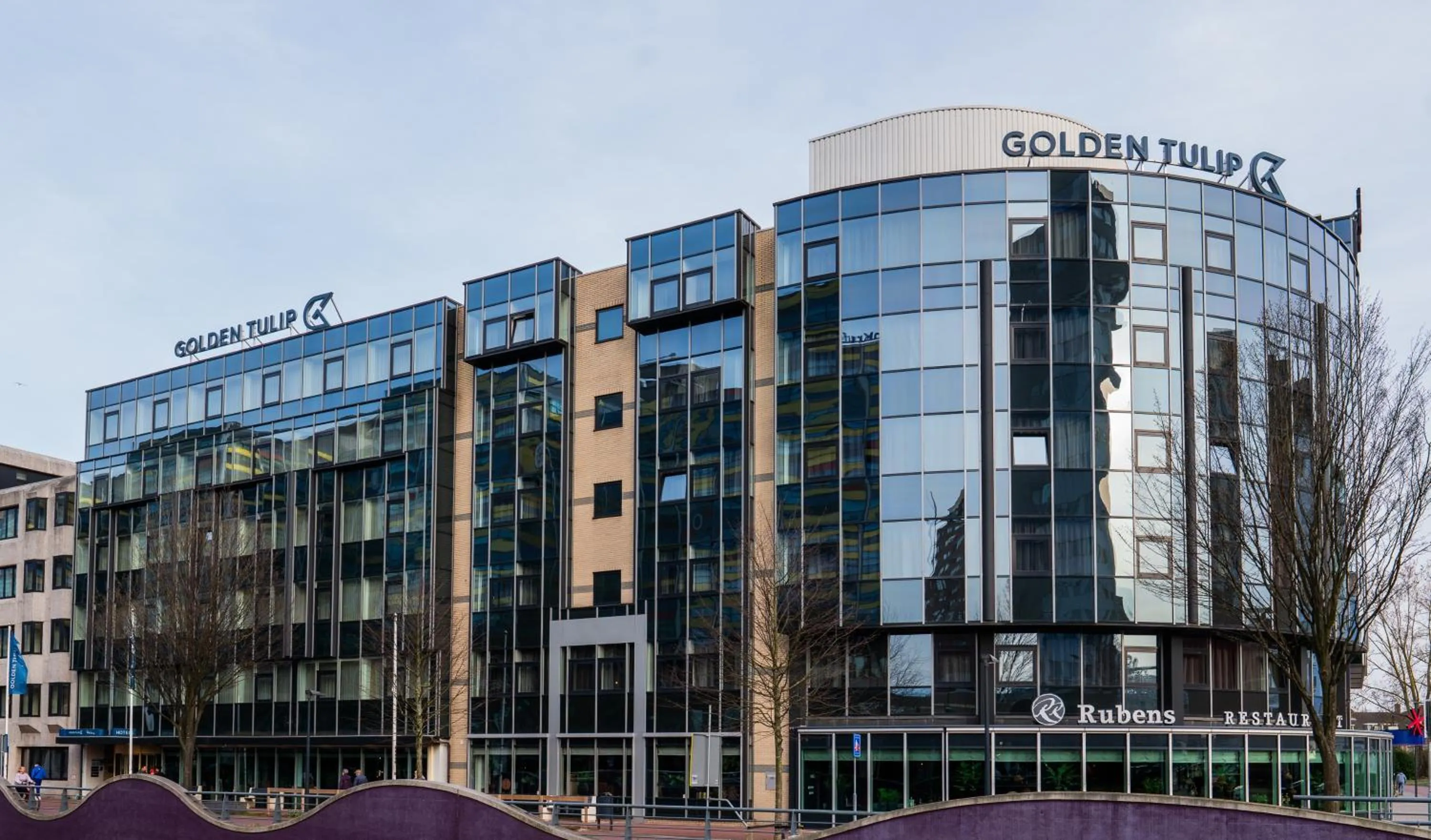 Property building in Tulip Inn Leiden Centre