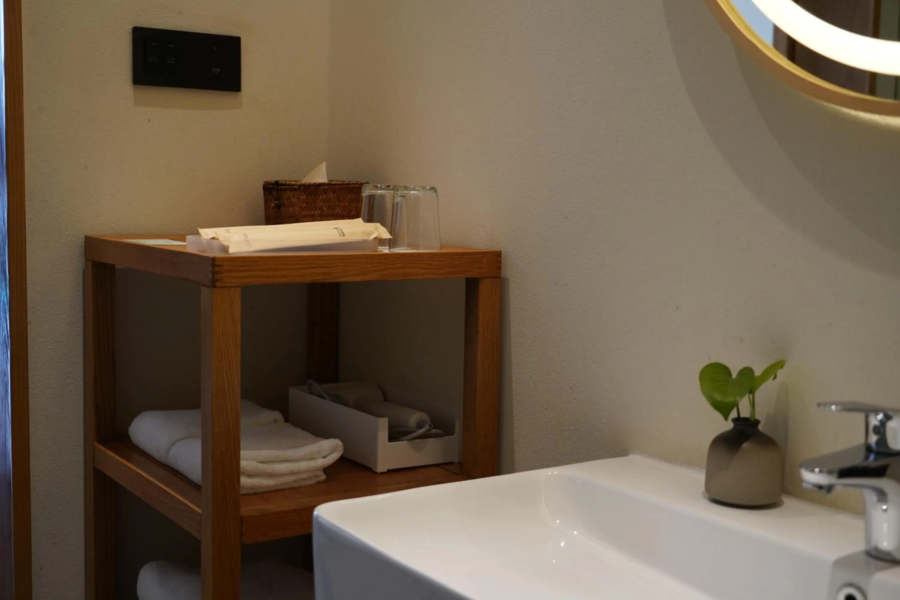 Bathroom in Taihua Wutong Hotel