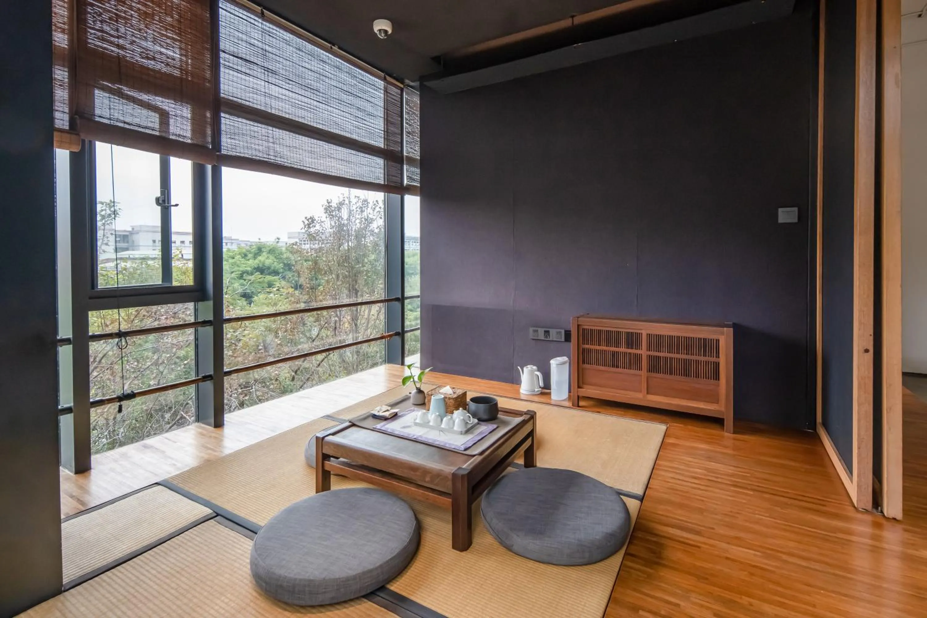 Seating area in Taihua Wutong Hotel