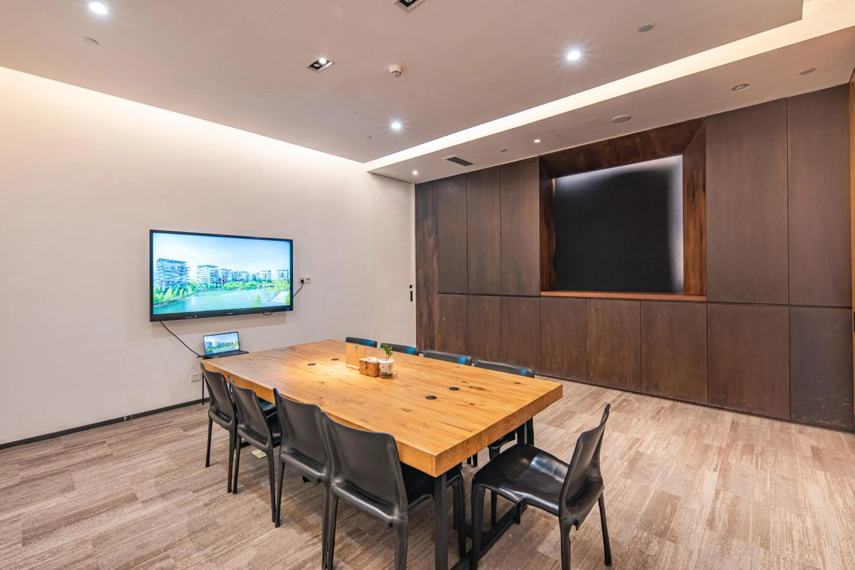 Meeting/conference room in Taihua Wutong Hotel