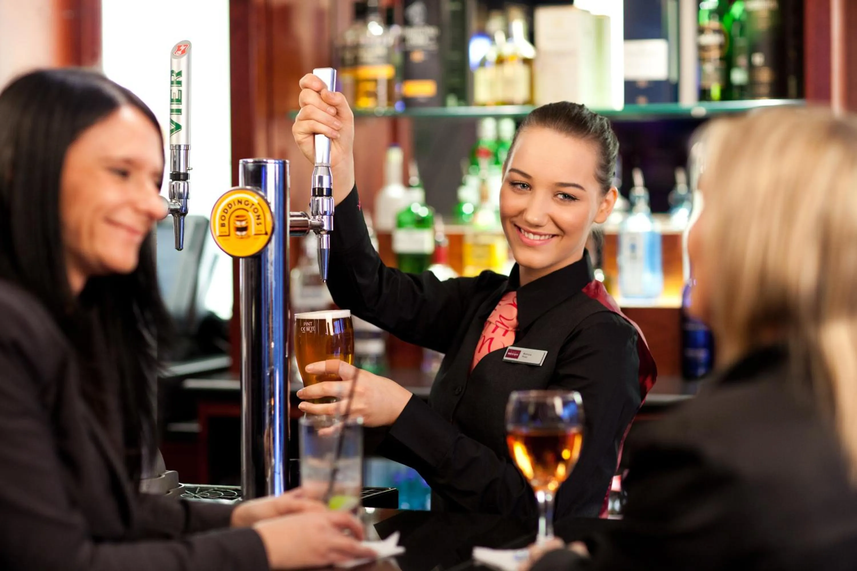 Lounge or bar in Mercure Norwich Hotel