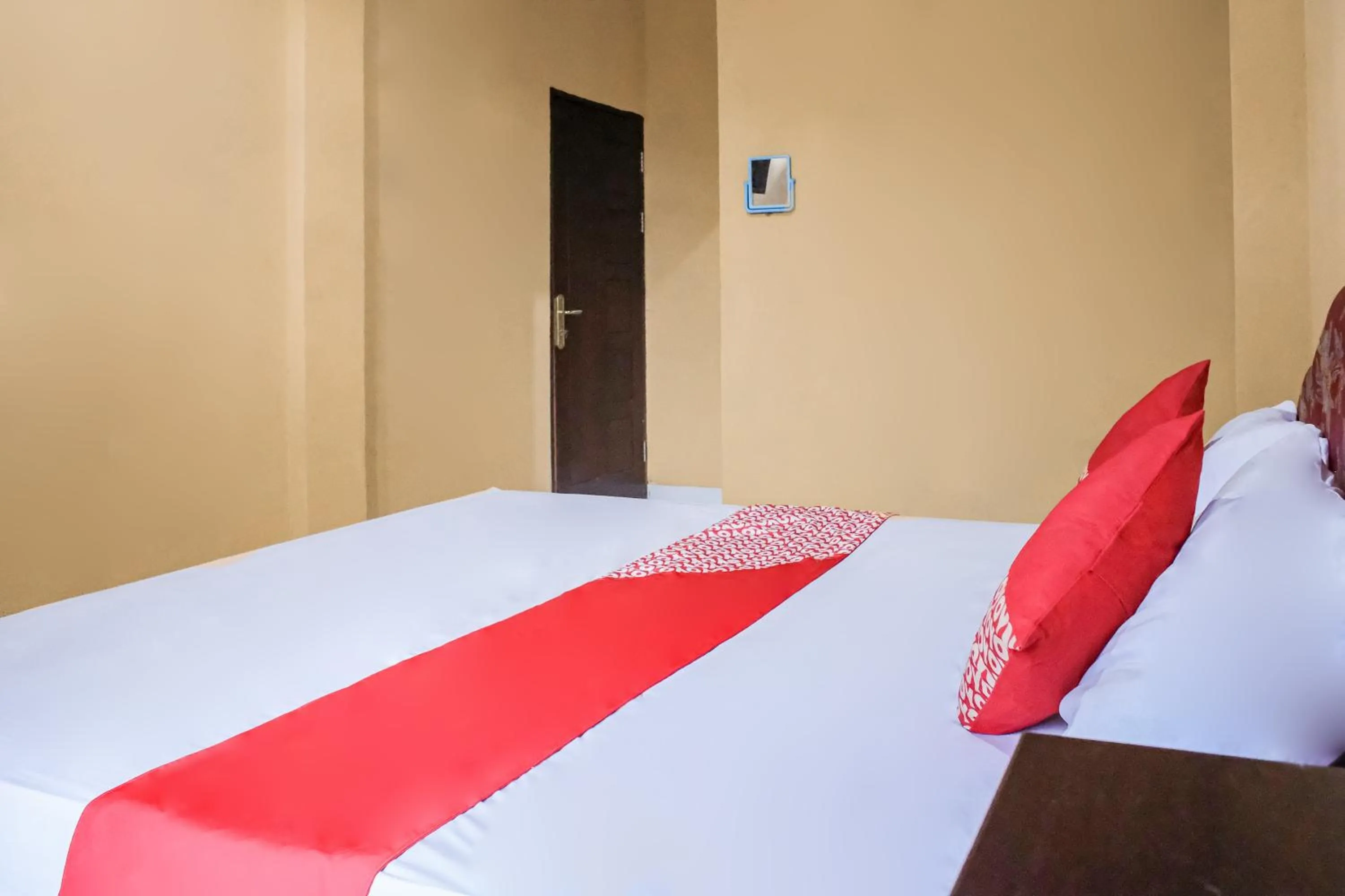 Bedroom, Bed in OYO 93332 Kharis Home Stay