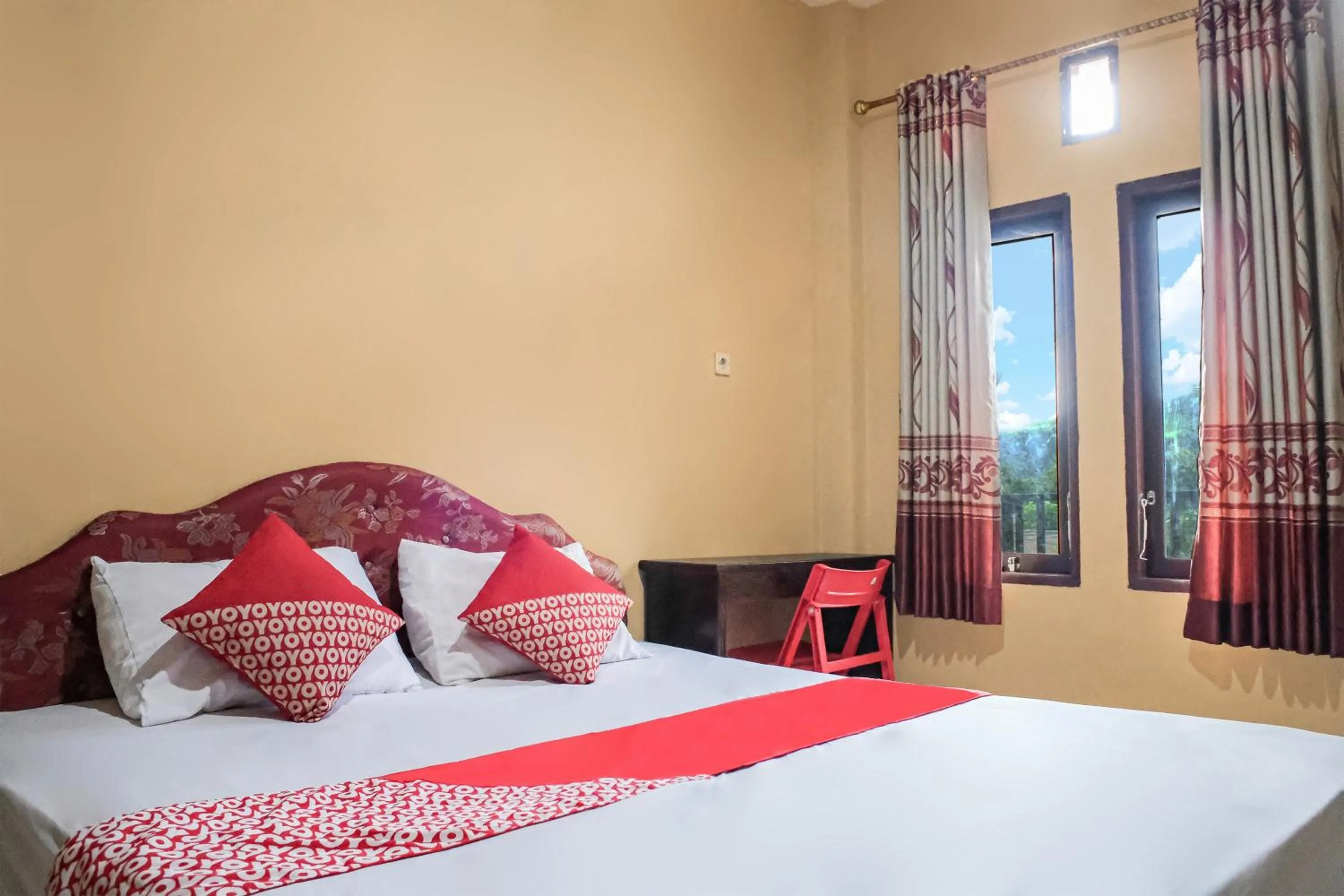 Bedroom, Bed in OYO 93332 Kharis Home Stay