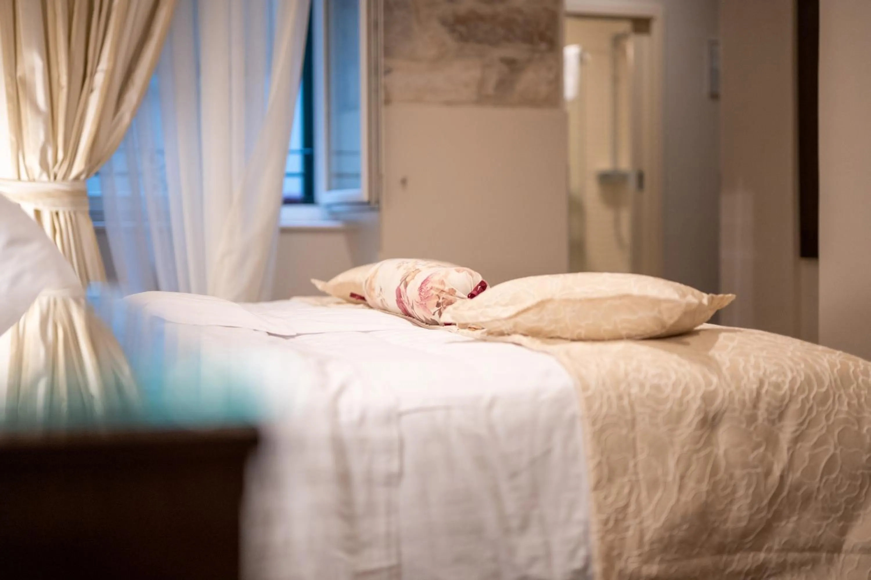 Bed in Heritage Hotel Antique Split