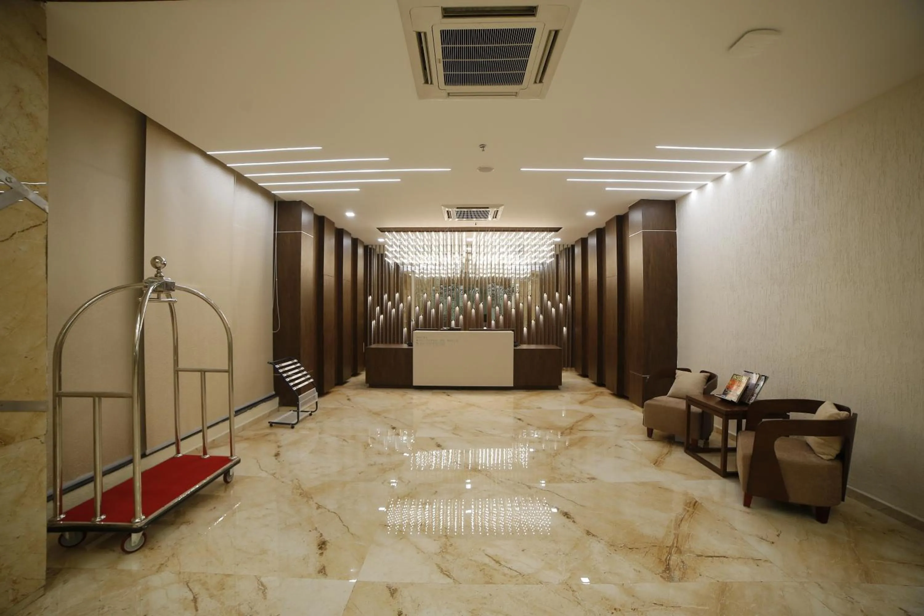 Communal lounge/ TV room in Hotel Annapurna De Royal