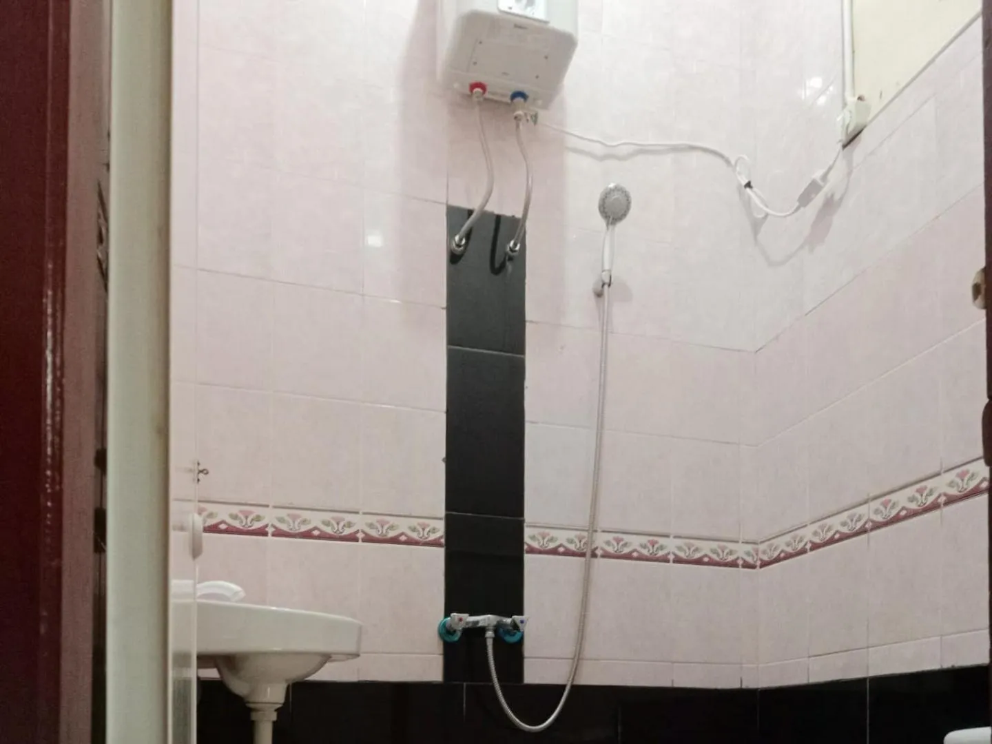 Bathroom in Hotel 889 Syariah Redpartner Banda Aceh