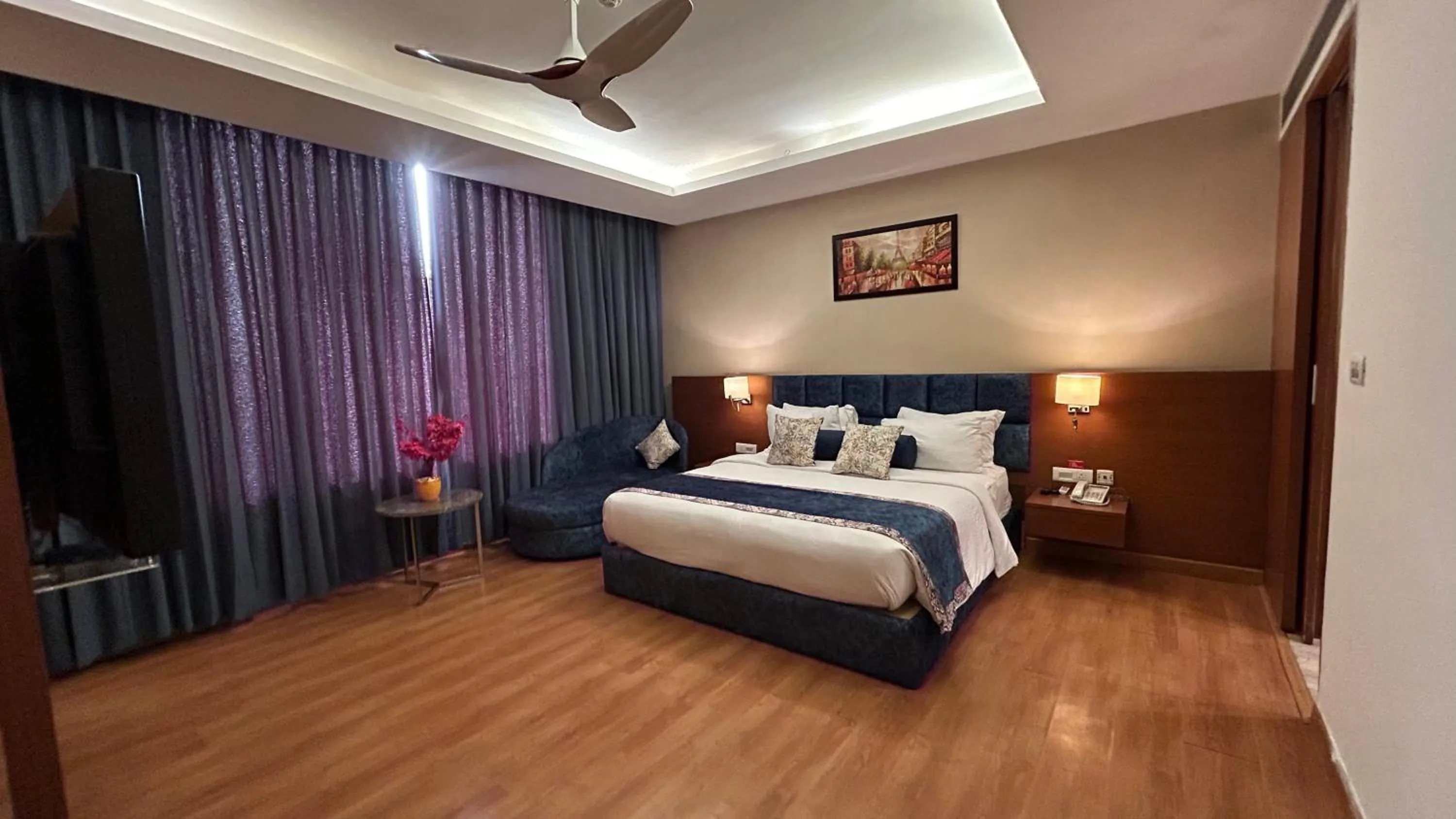 Bedroom, Bed in The Conway