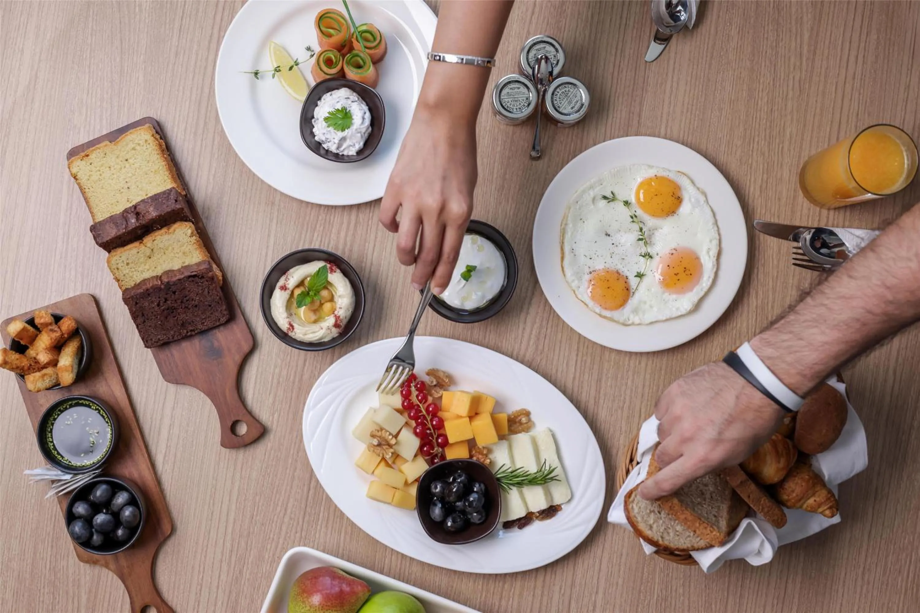 Food and drinks in Radisson Hotel & Residence Riyadh Olaya