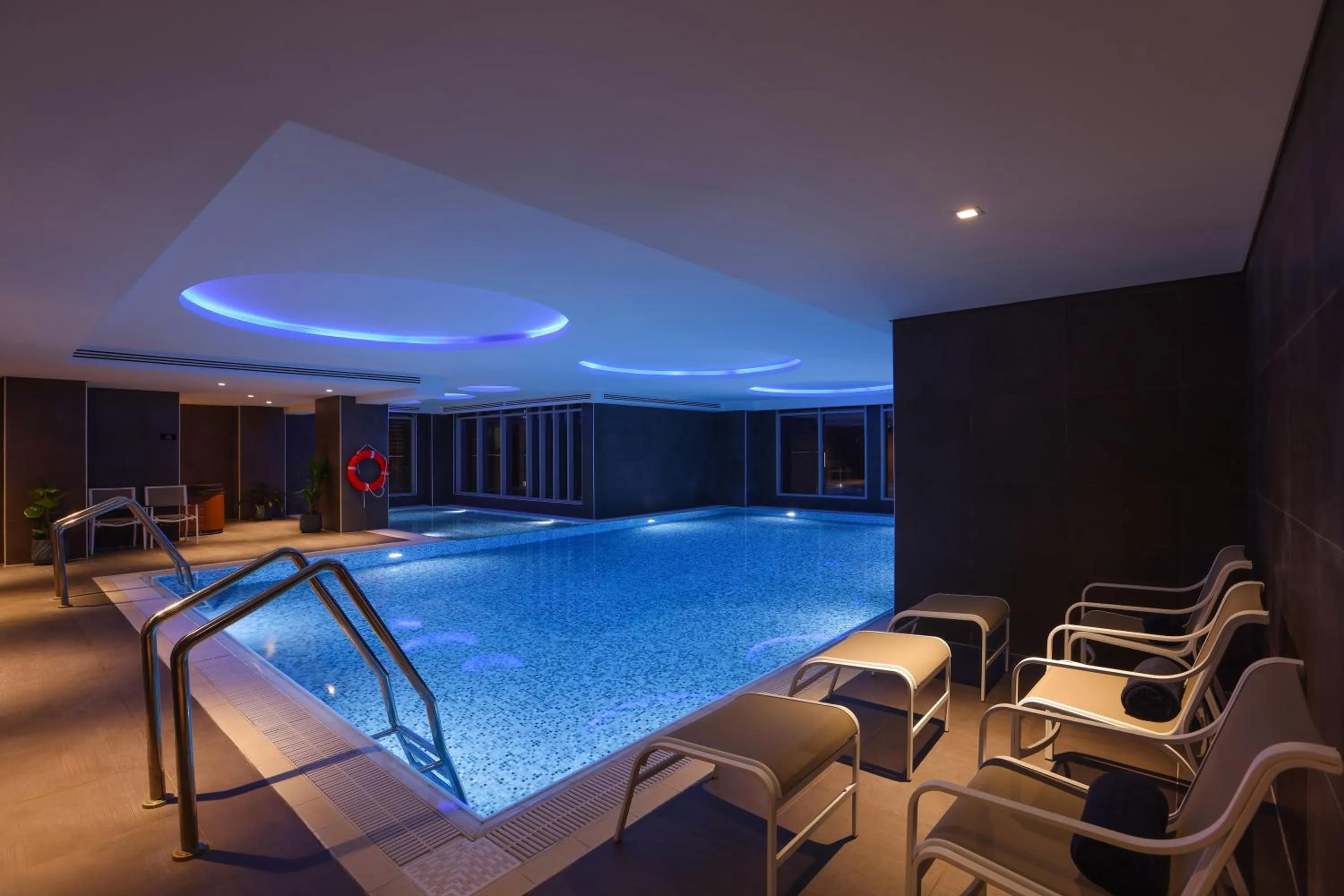 Swimming pool in Radisson Hotel & Residence Riyadh Olaya