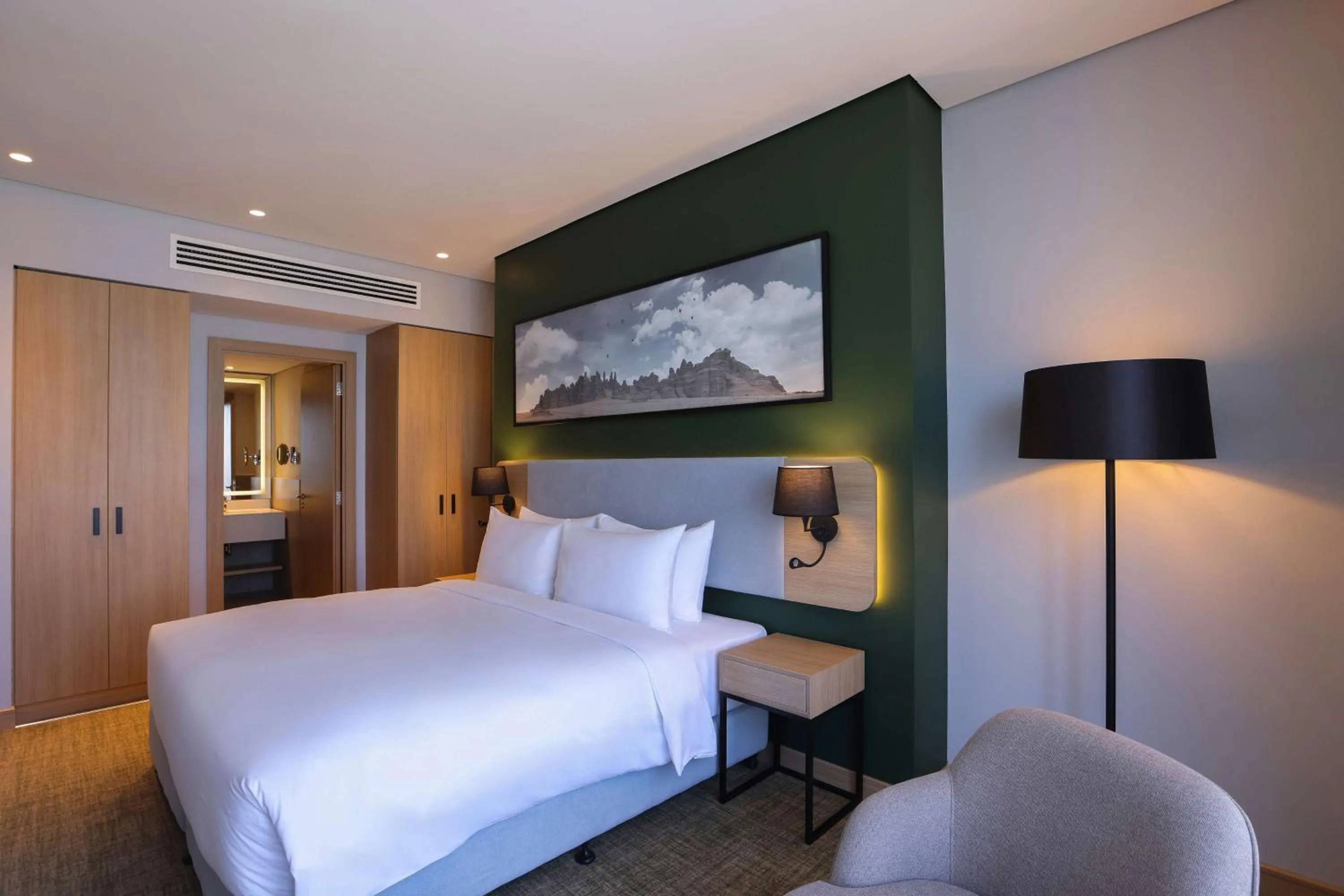 Bedroom, Bed in Radisson Hotel & Residence Riyadh Olaya