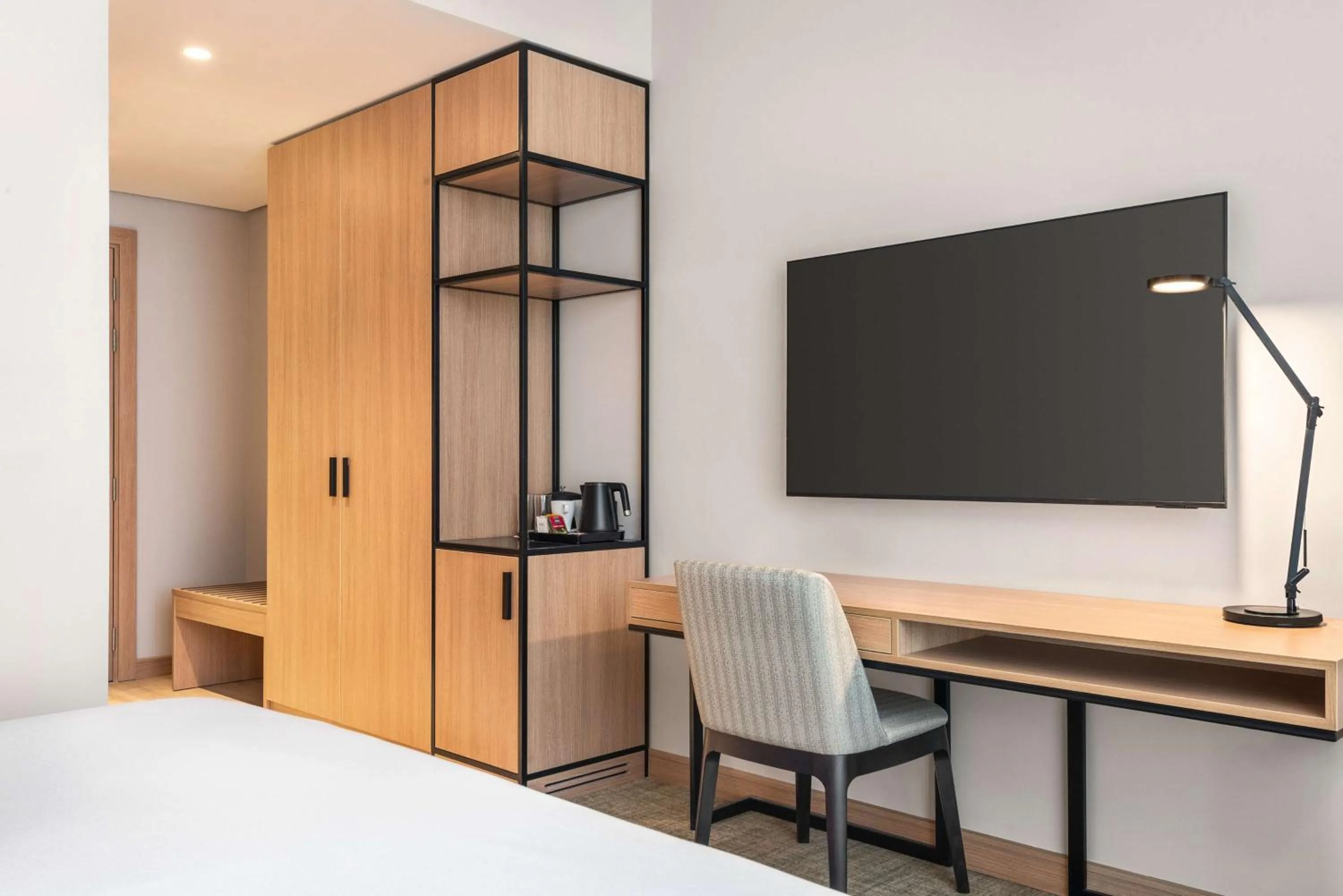 Bedroom, Bed in Radisson Hotel & Residence Riyadh Olaya