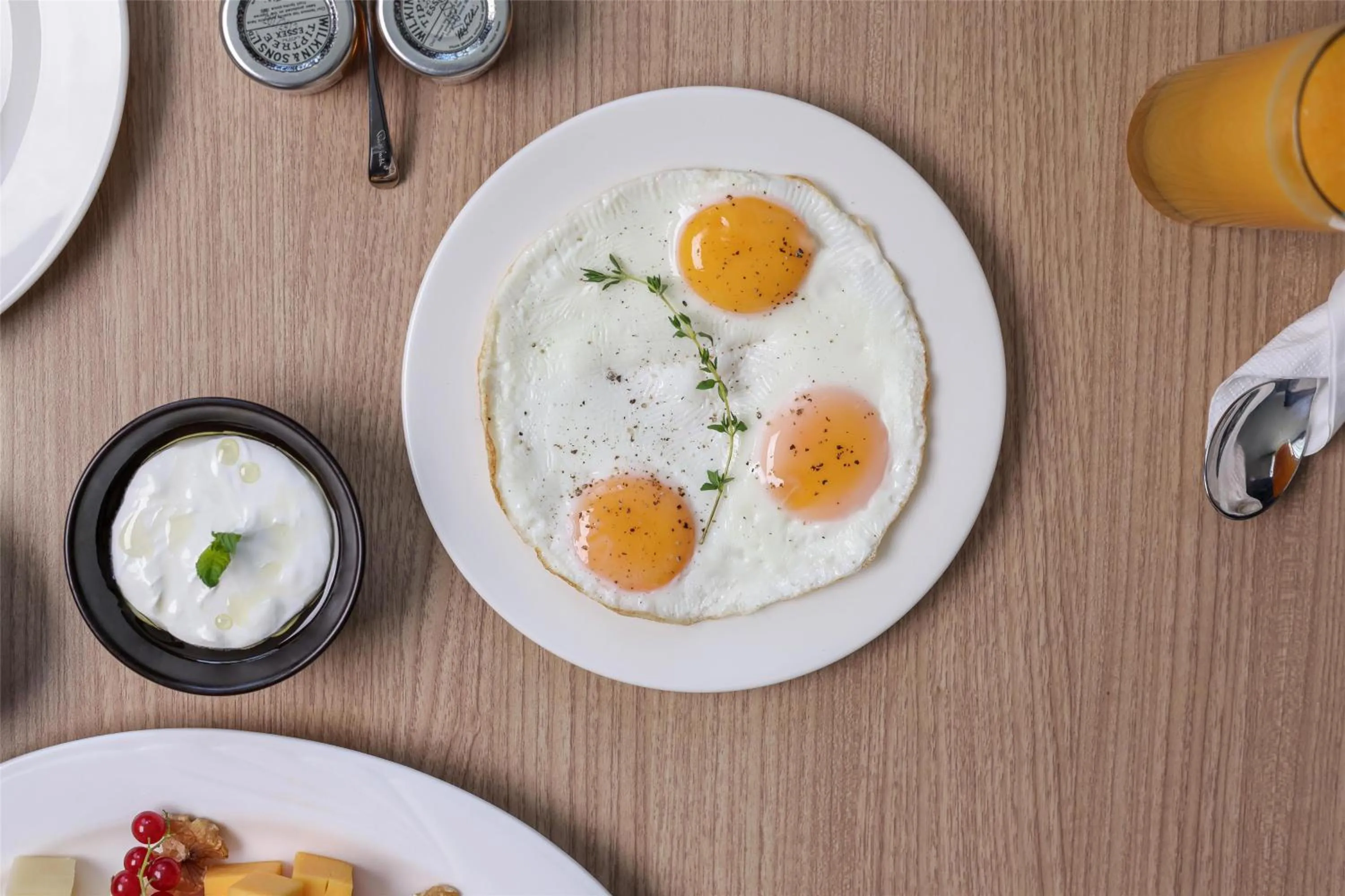 Food and drinks in Radisson Hotel & Residence Riyadh Olaya