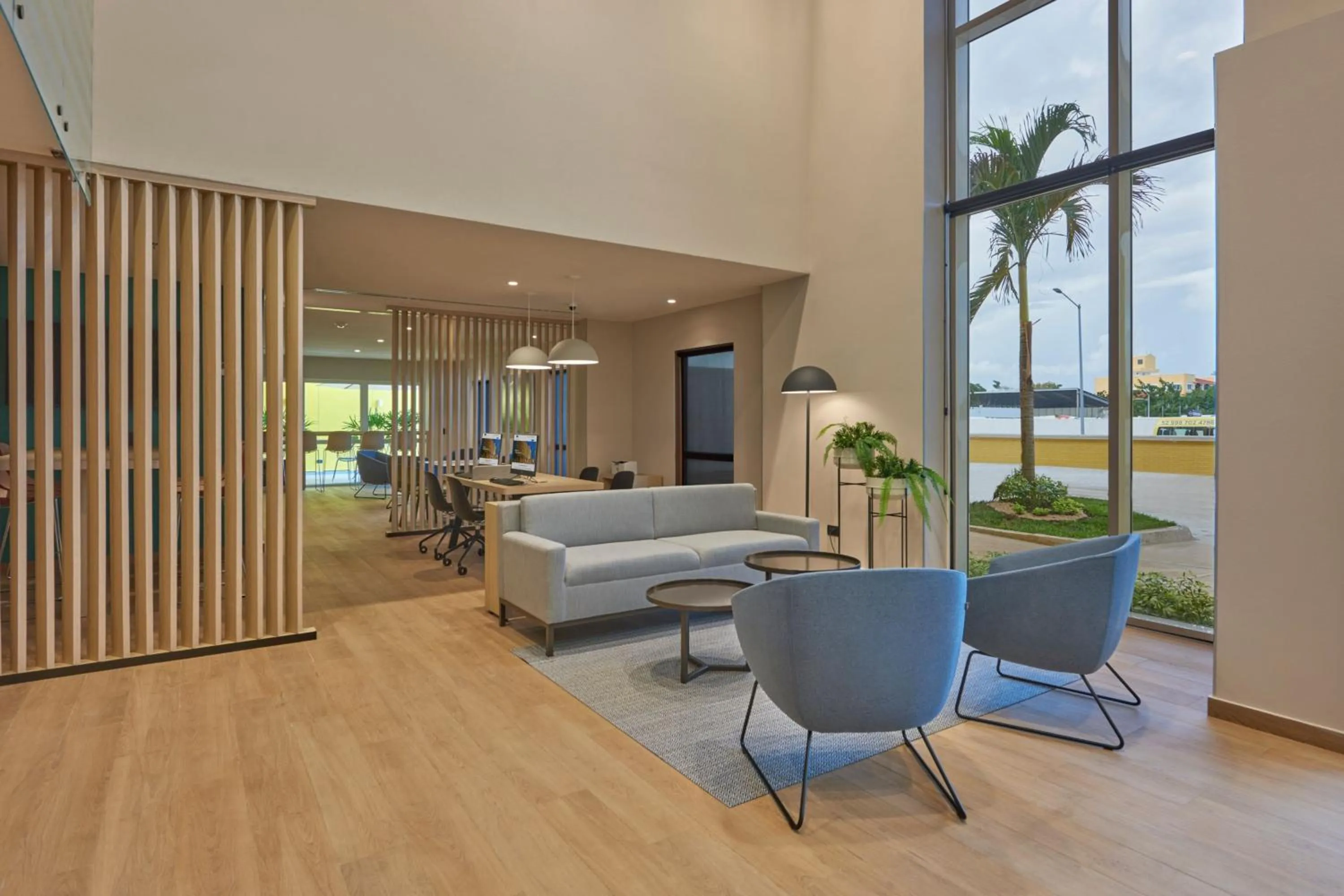 Lobby or reception in City Express by Marriott Cancun Aeropuerto