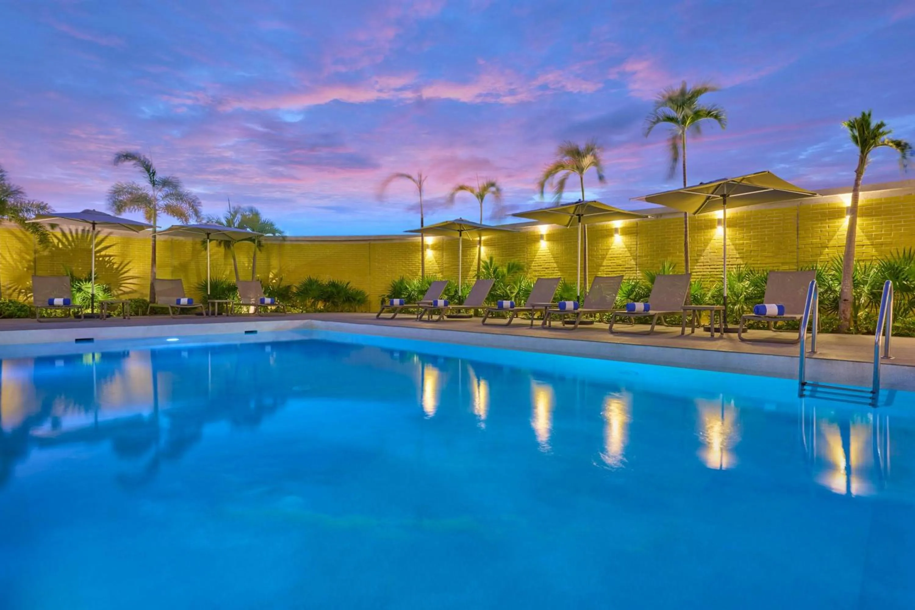 Swimming pool in City Express by Marriott Cancun Aeropuerto