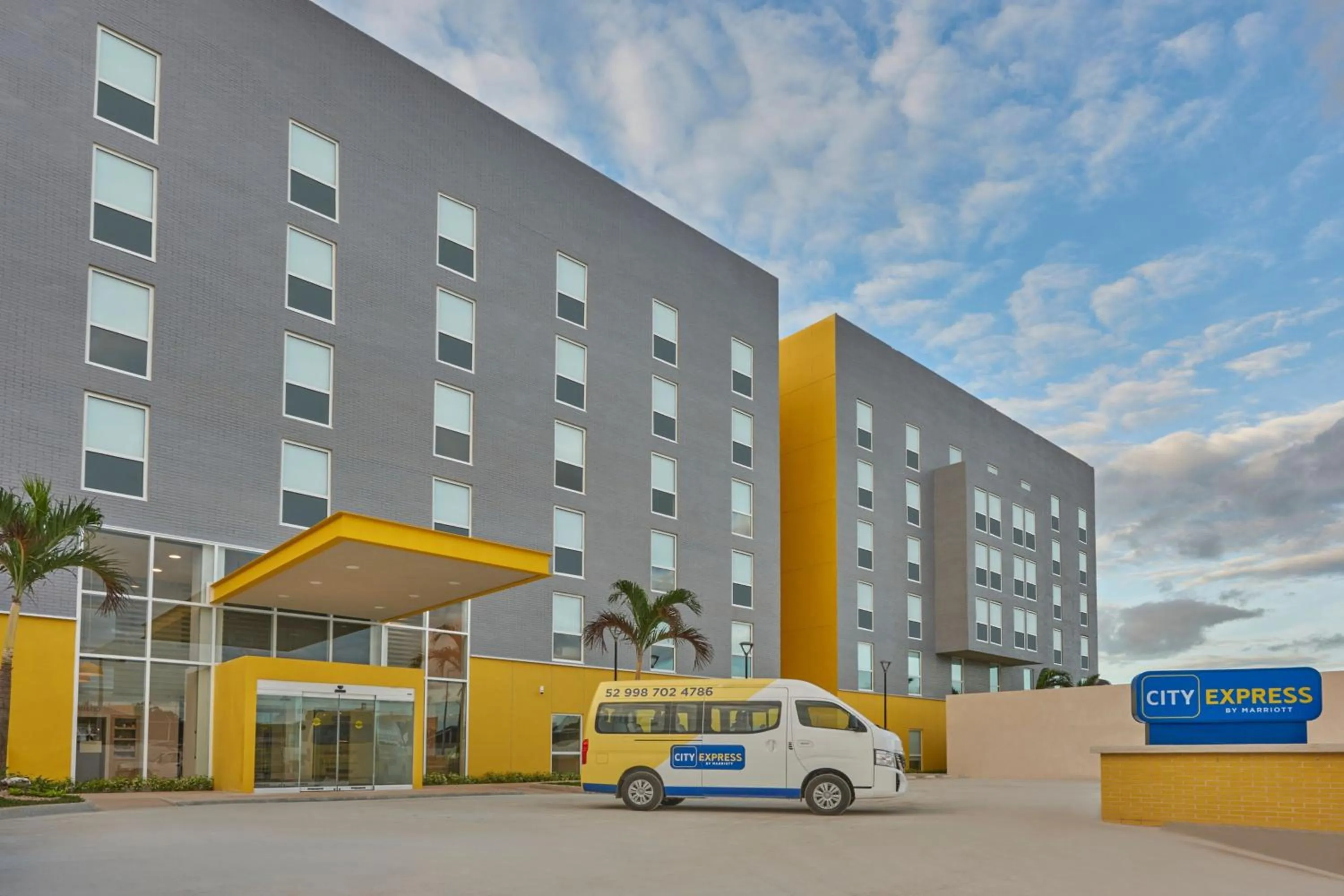 Property building in City Express by Marriott Cancun Aeropuerto