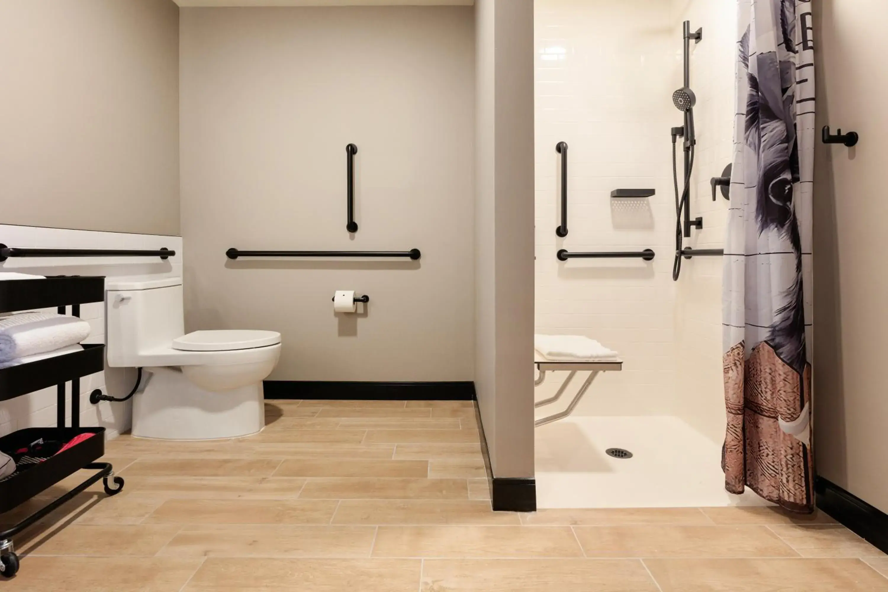 Graffiti Groove King Room - Hearing Accessible in Moxy Miami Wynwood Graffiti Groove King Room - Hearing Accessible in Moxy Miami Wynwood