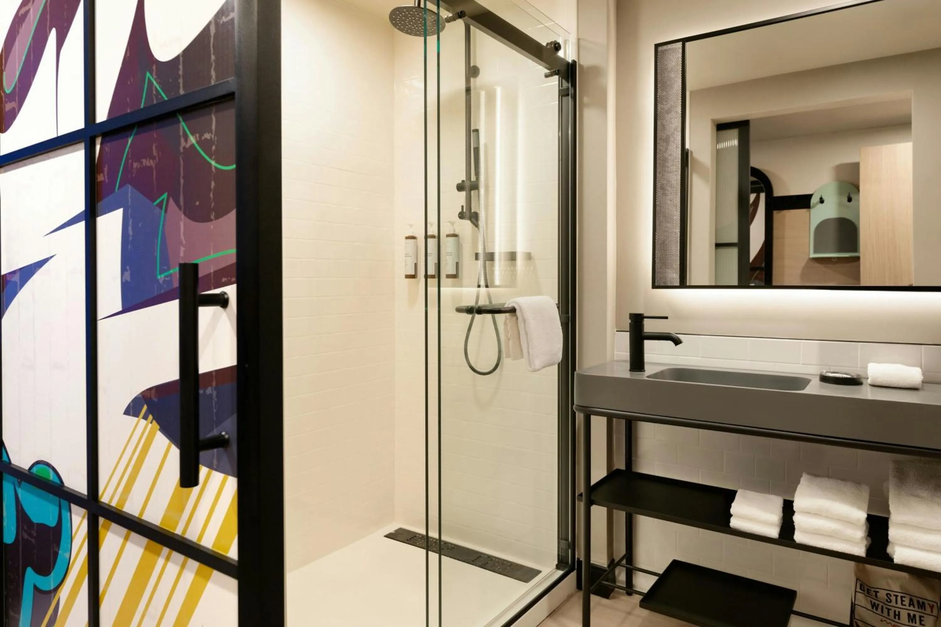 Bathroom, Bed in Moxy Miami Wynwood