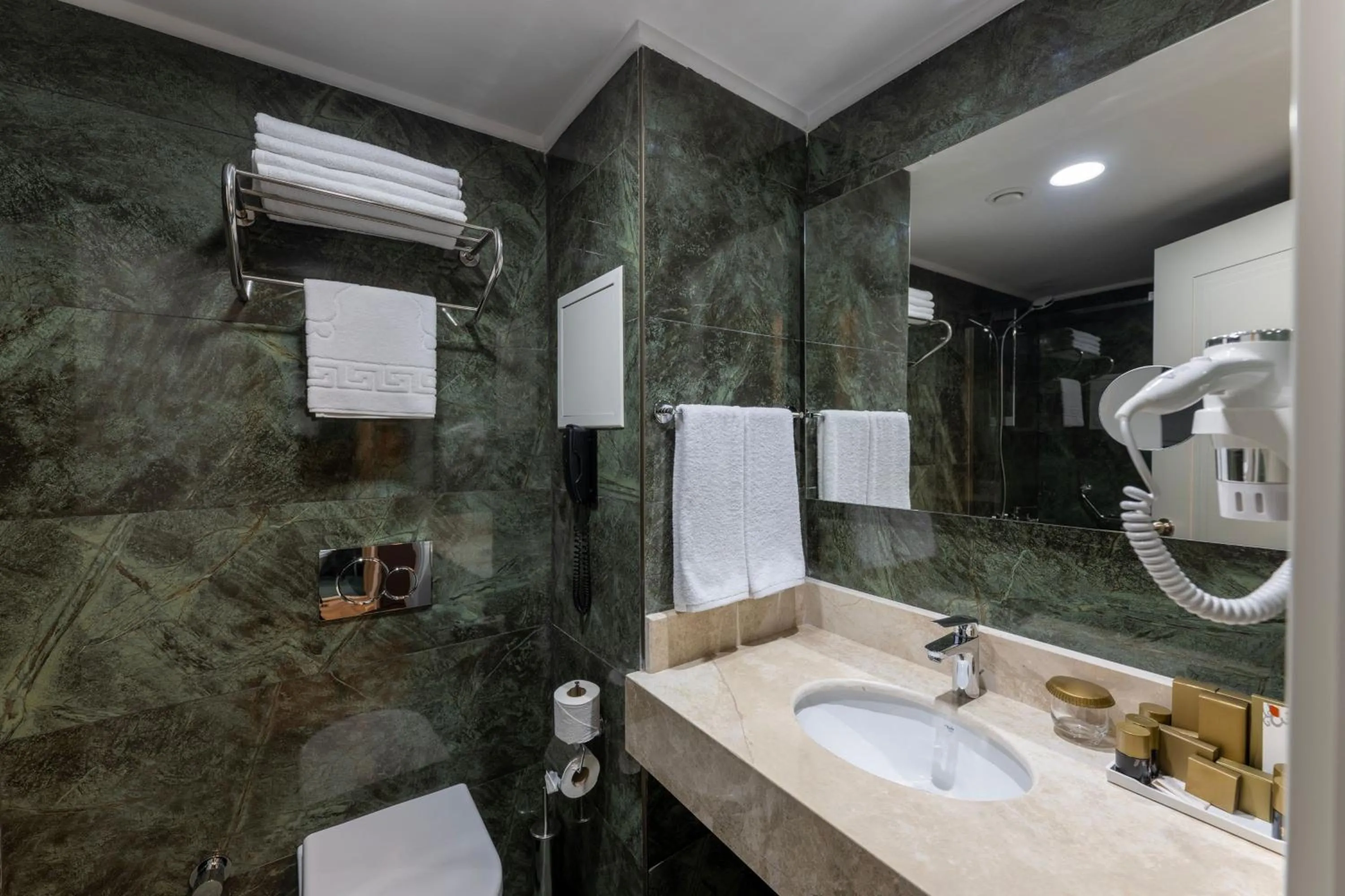 Photo of the whole room in Four Points Flex by Sheraton Antalya Lara