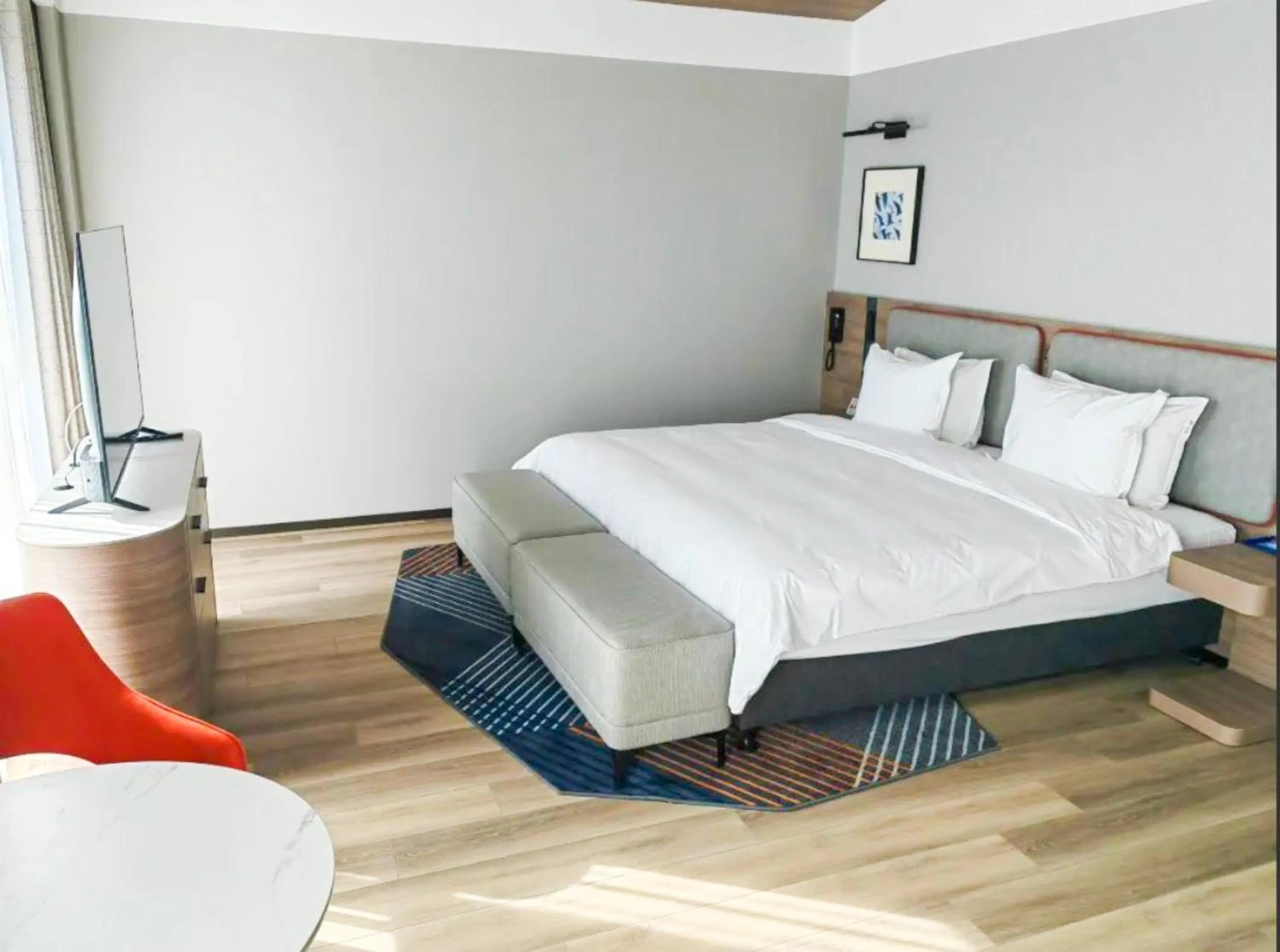 Photo of the whole room, Bed in Holiday Inn Express Yuhuan Wetland Park by IHG