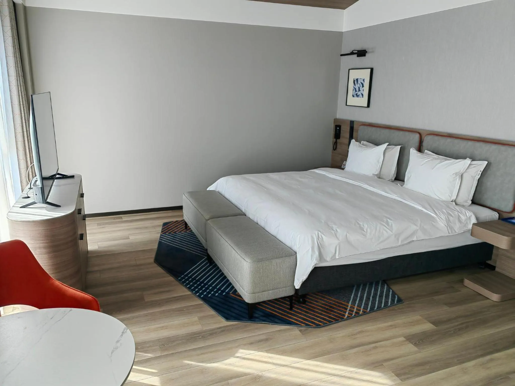 Photo of the whole room, Bed in Holiday Inn Express Yuhuan Wetland Park by IHG