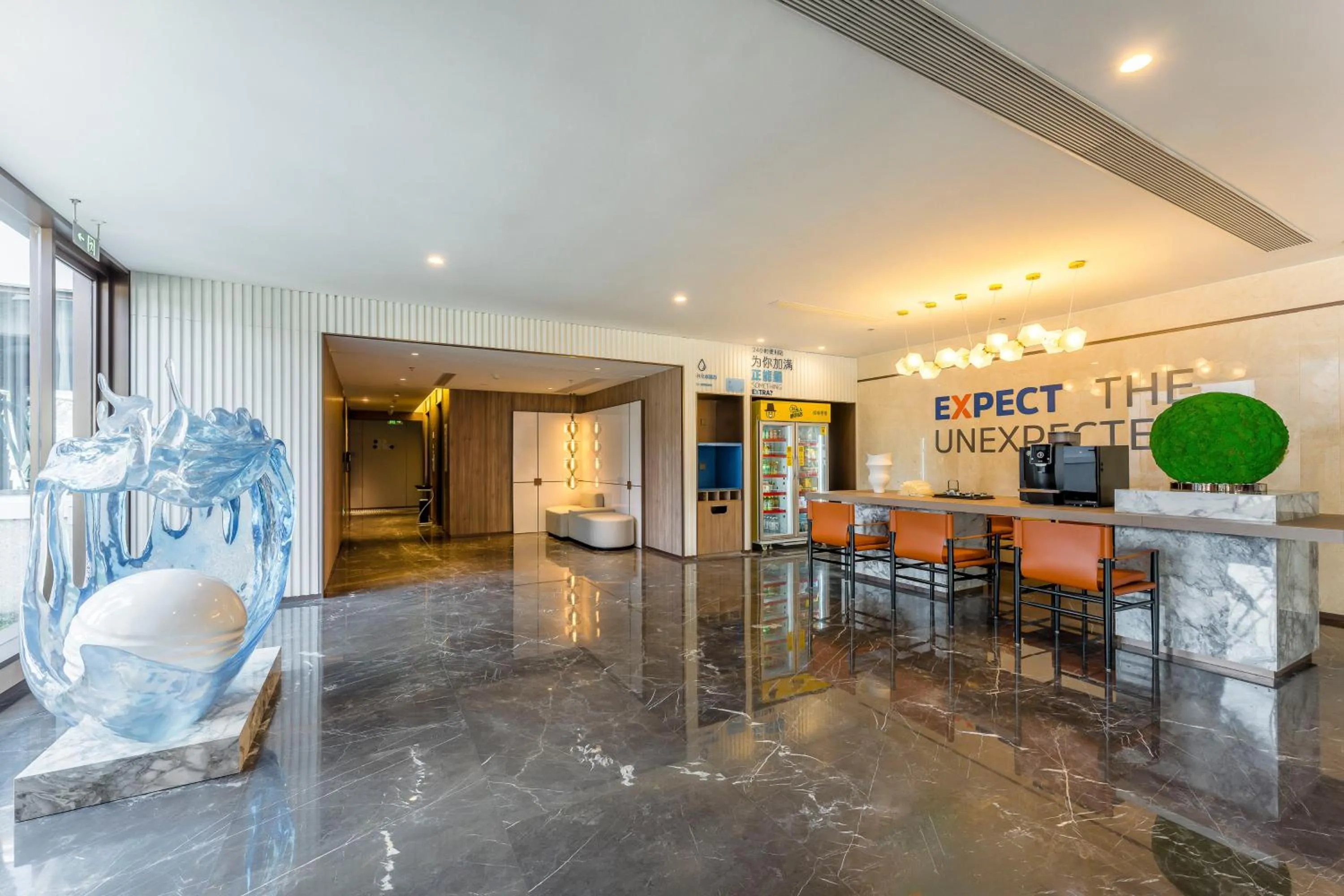 Lobby or reception in Holiday Inn Express Yuhuan Wetland Park by IHG