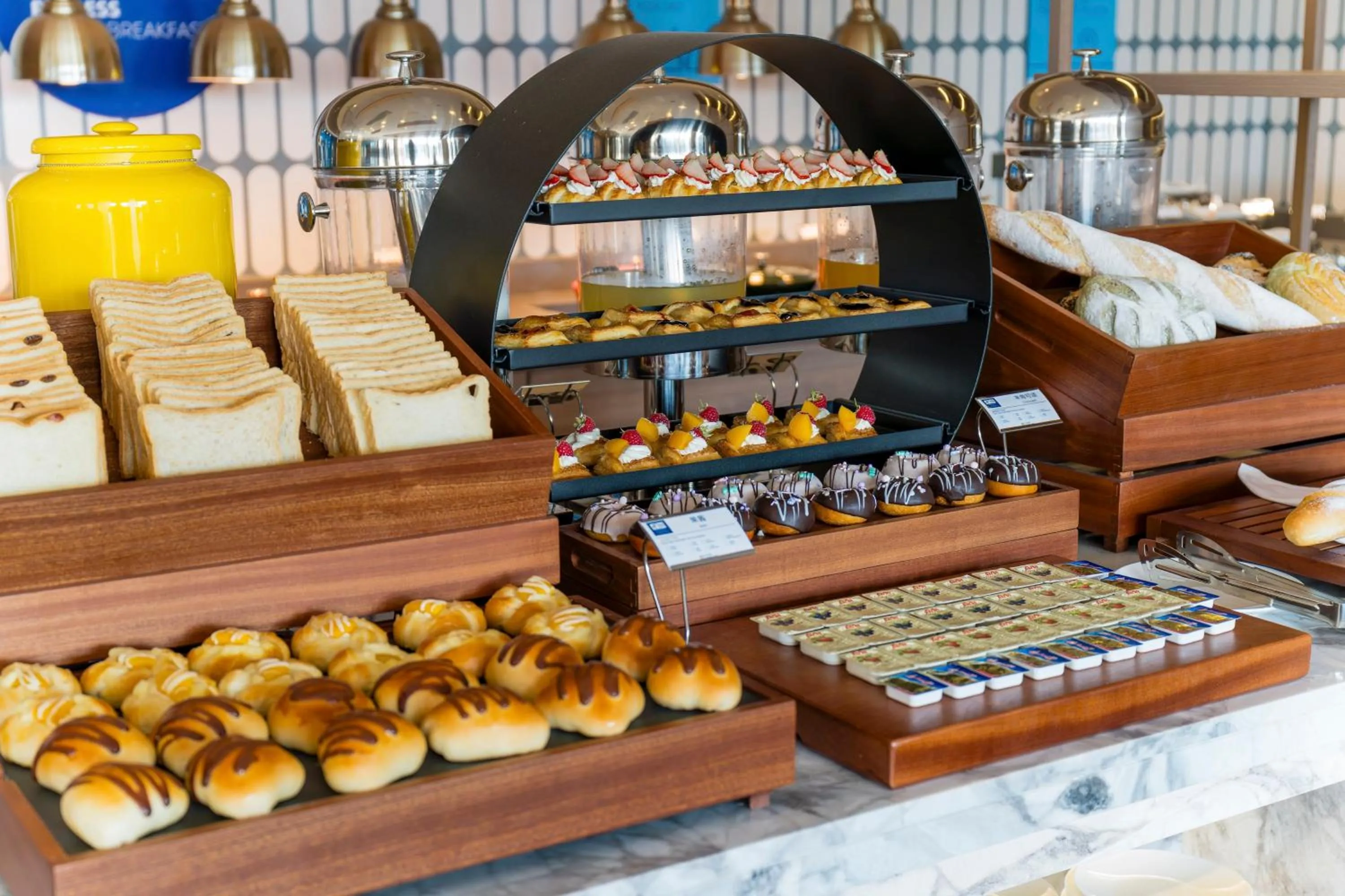 Breakfast in Holiday Inn Express Yuhuan Wetland Park by IHG