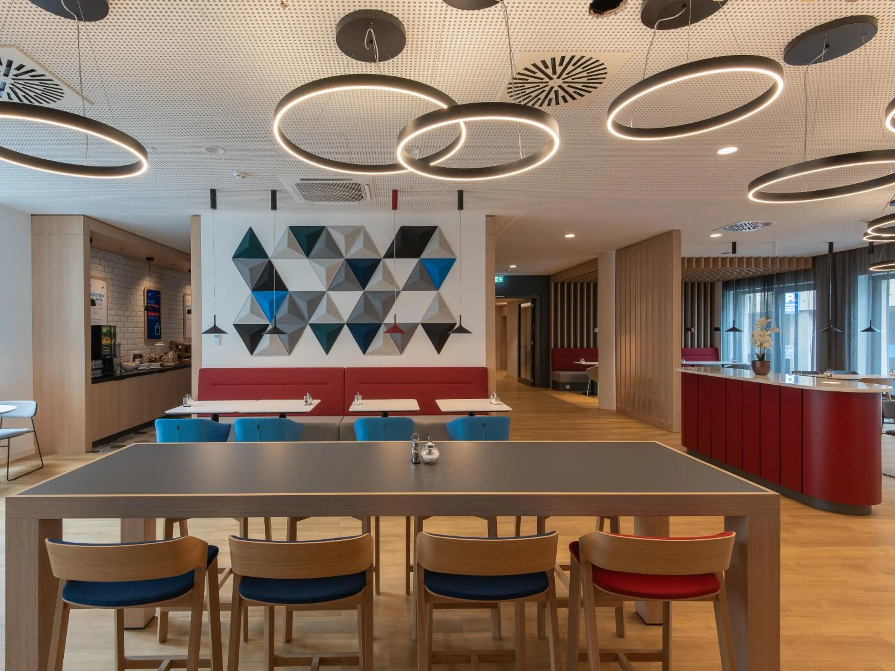 Restaurant/places to eat in Holiday Inn Express Heilbronn by IHG