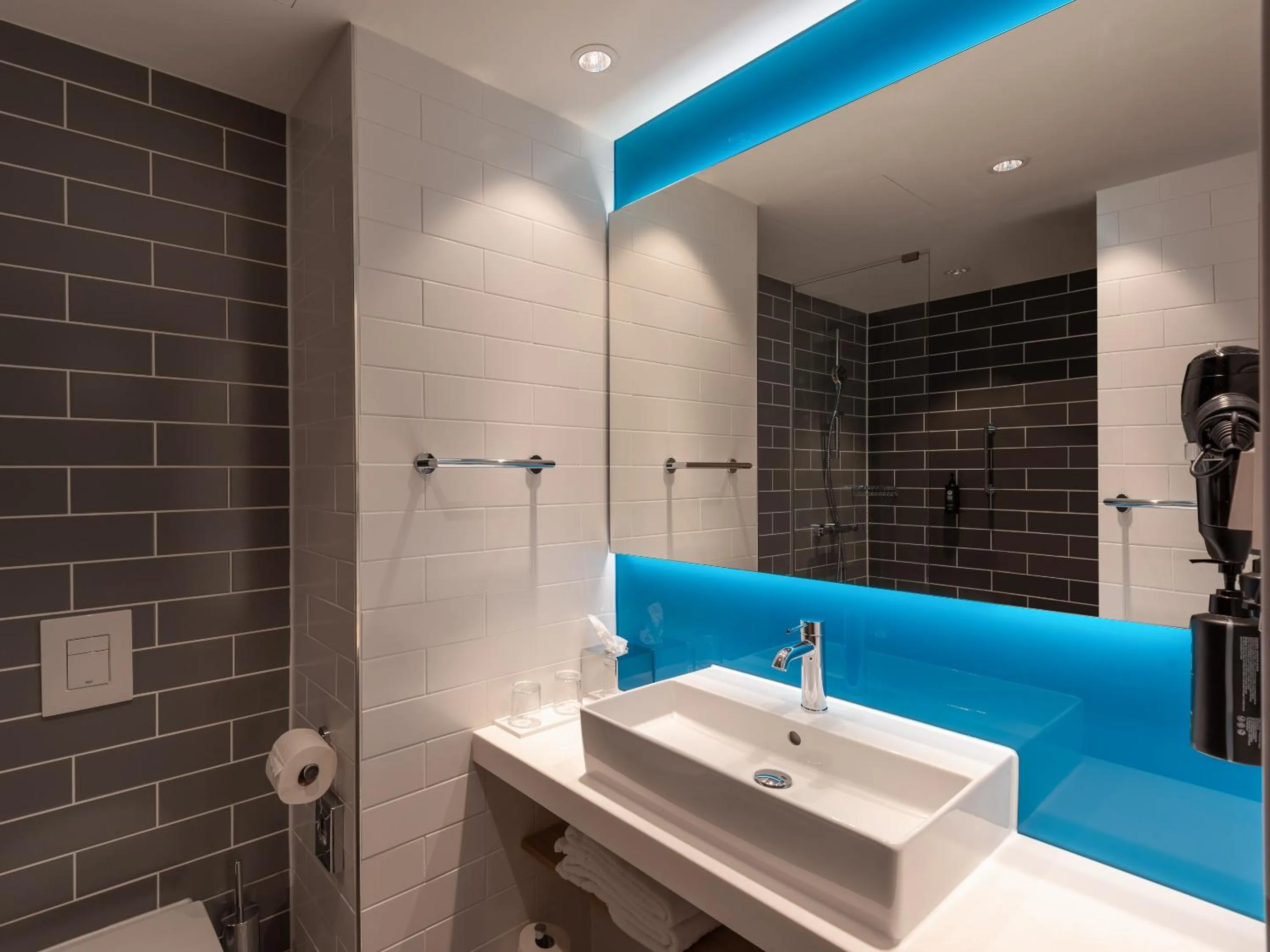 Bathroom in Holiday Inn Express Heilbronn by IHG