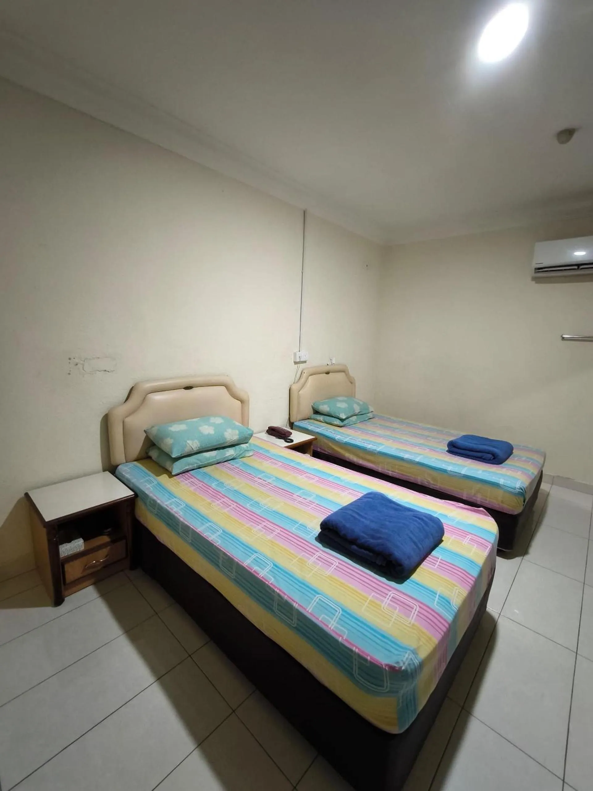 Bedroom in OYO 90895 Hotel Ikia