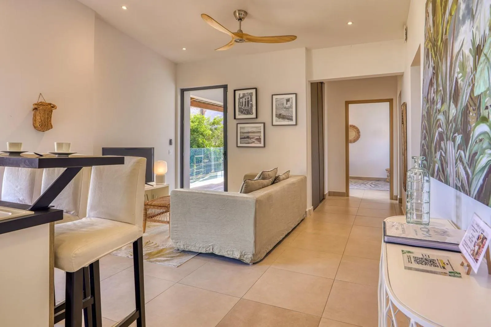 Living room in Le Moma by the ocean