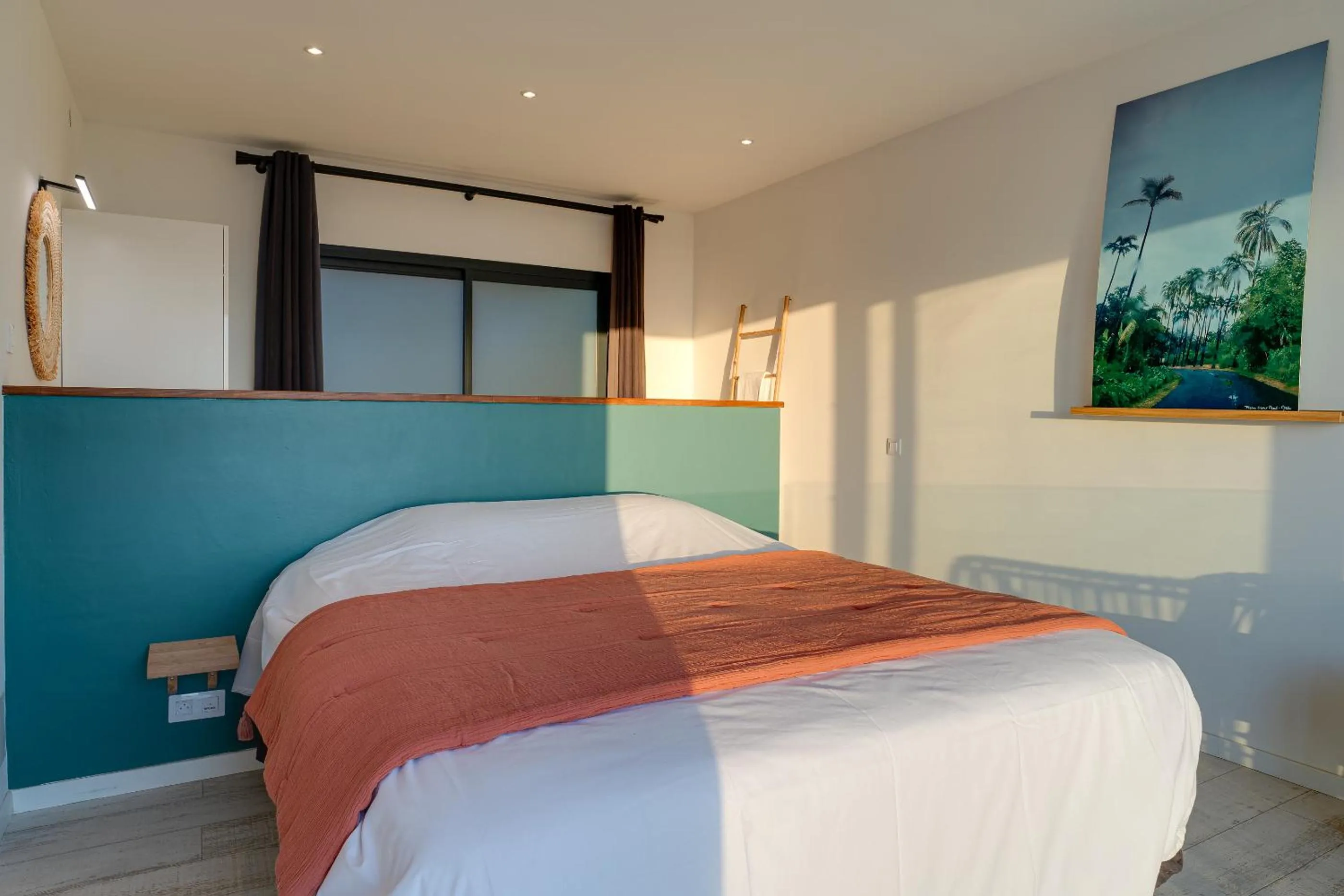 Bed in Le Moma by the ocean