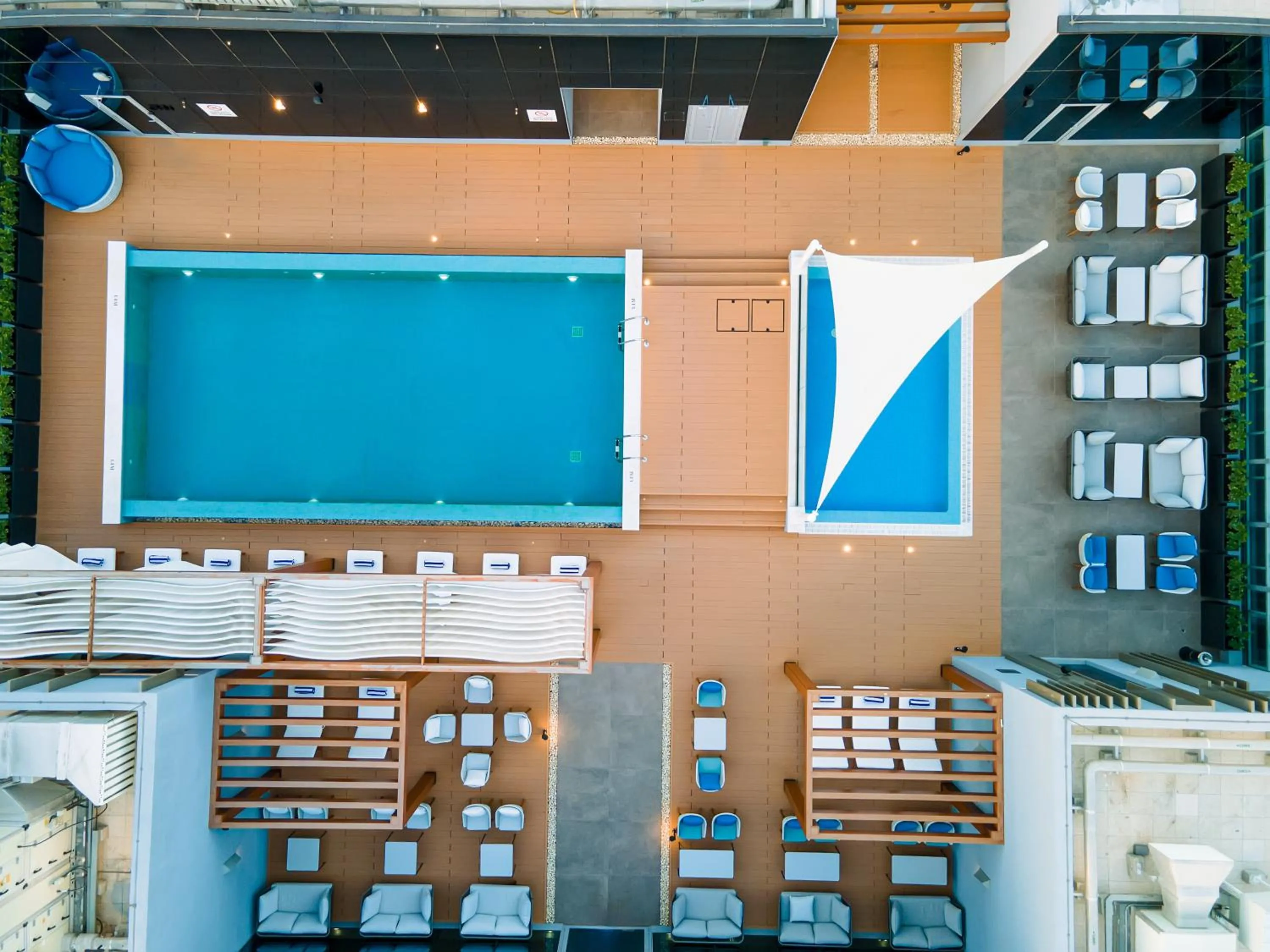 Swimming pool in IntercityHotel Bawshar Muscat