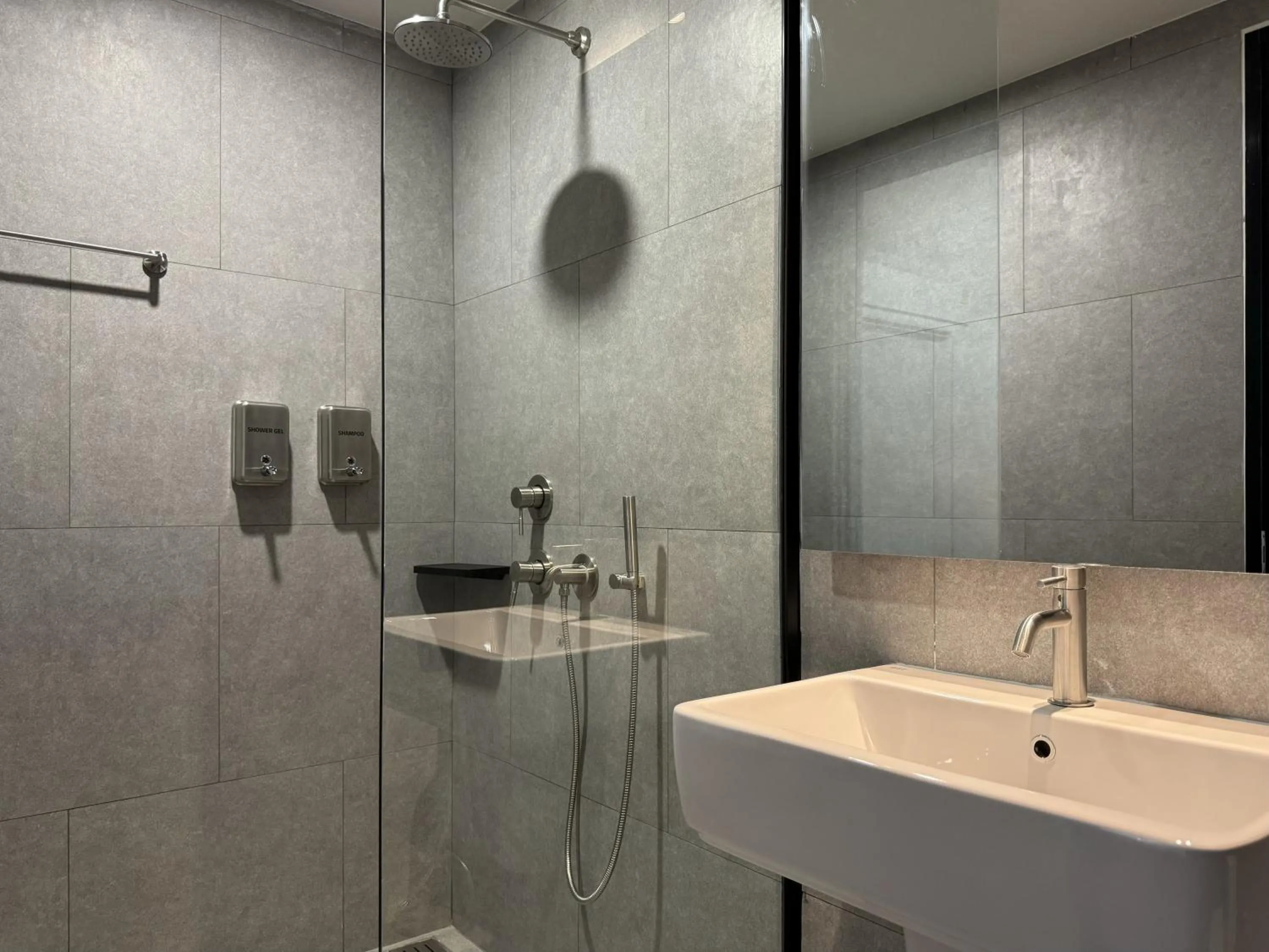 Shower in POR Singharat