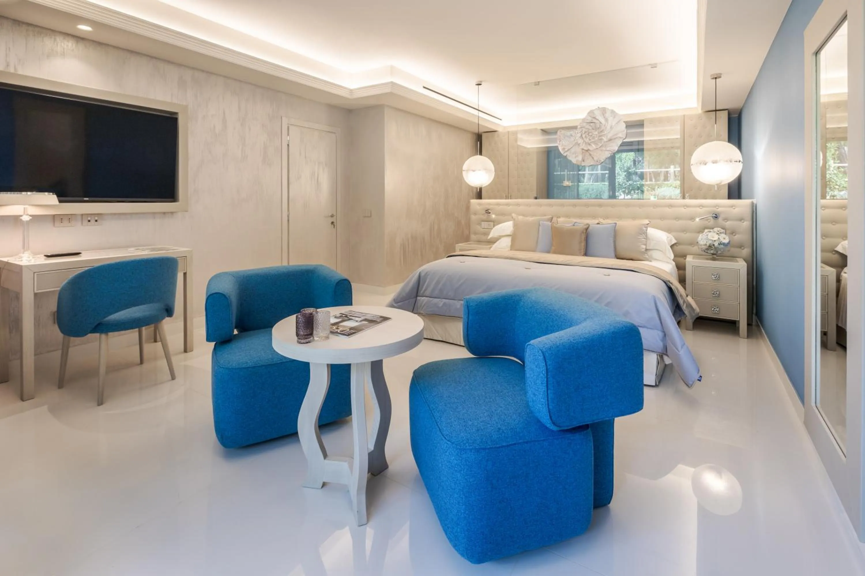 TV and multimedia in Cala Beach Resort