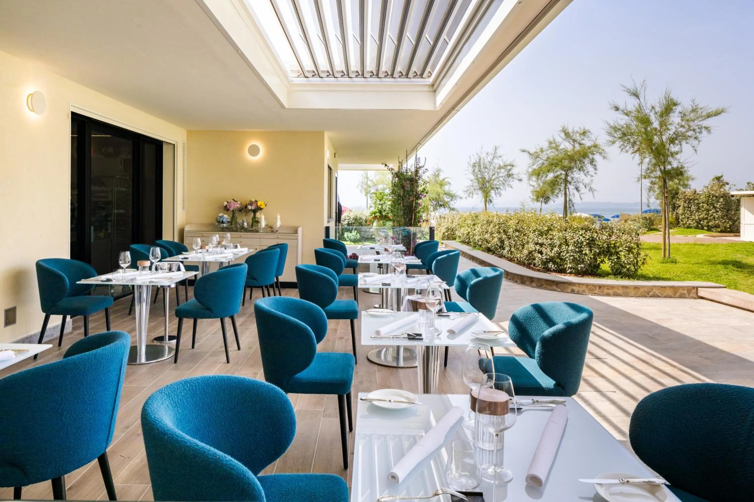 Restaurant/places to eat in Cala Beach Resort