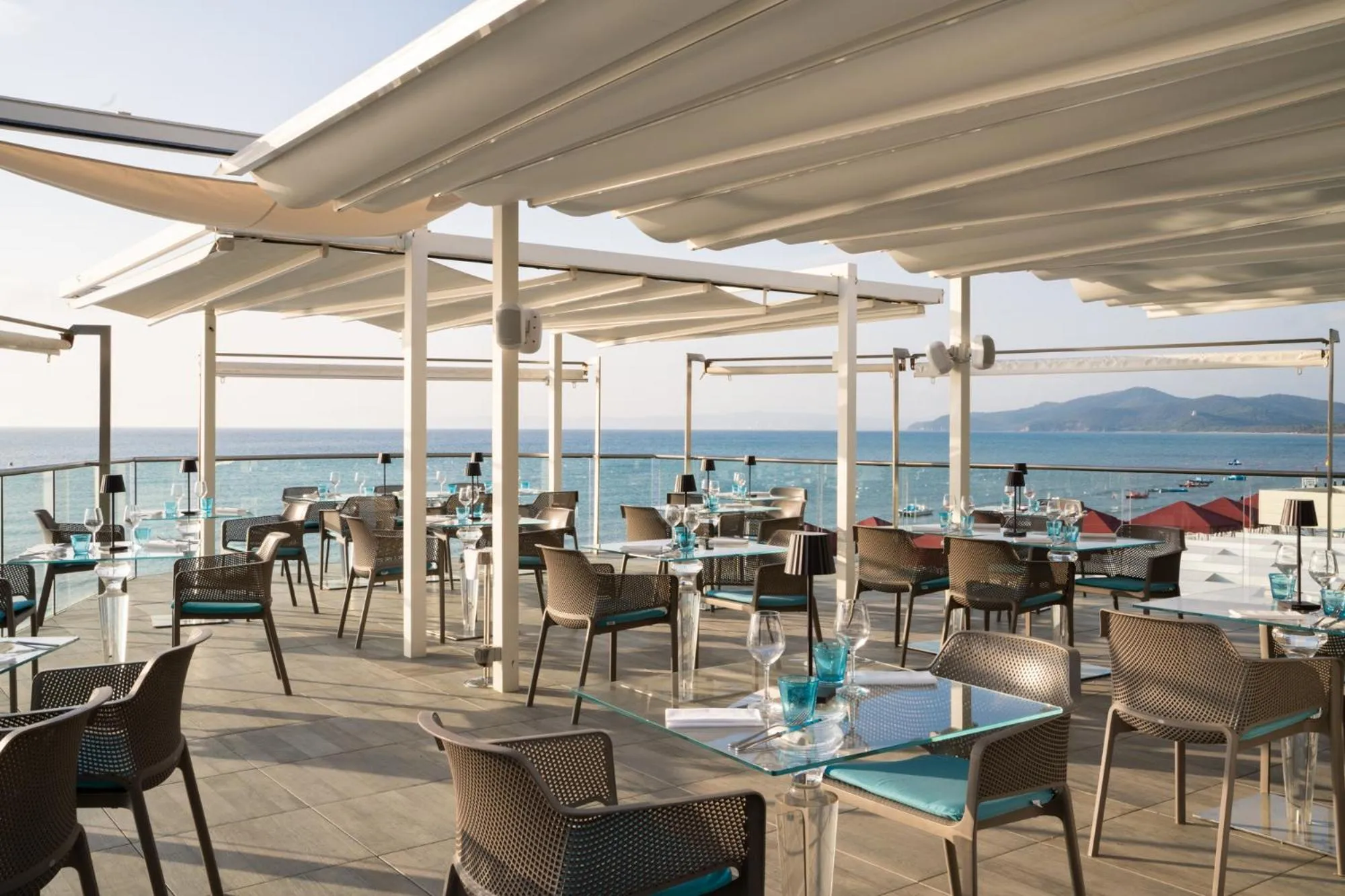 Restaurant/places to eat in Cala Beach Resort