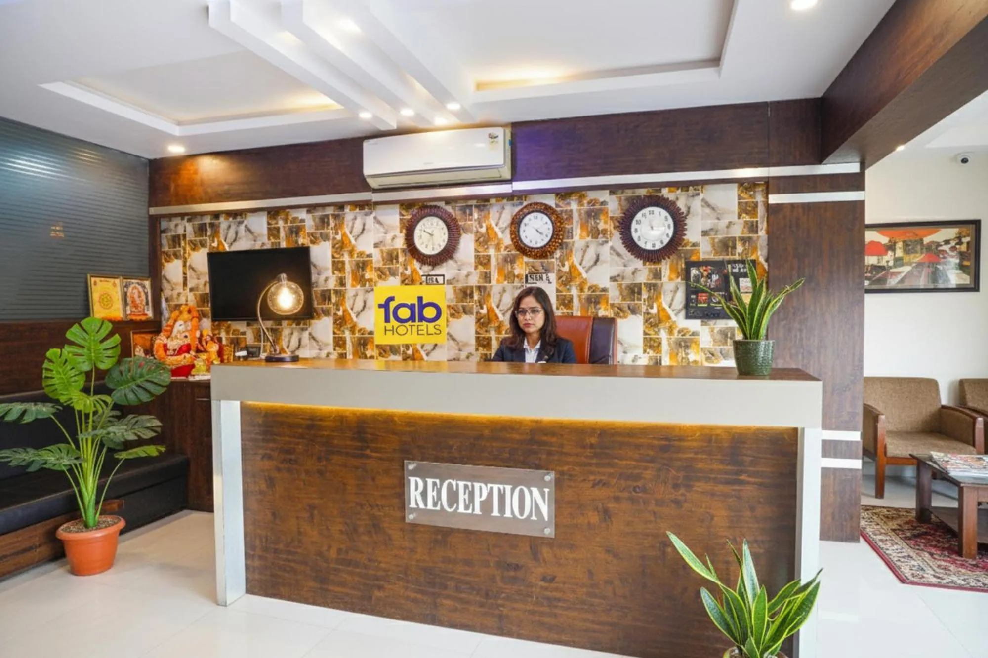 Lobby or reception in FabHotel Jalsa DLX