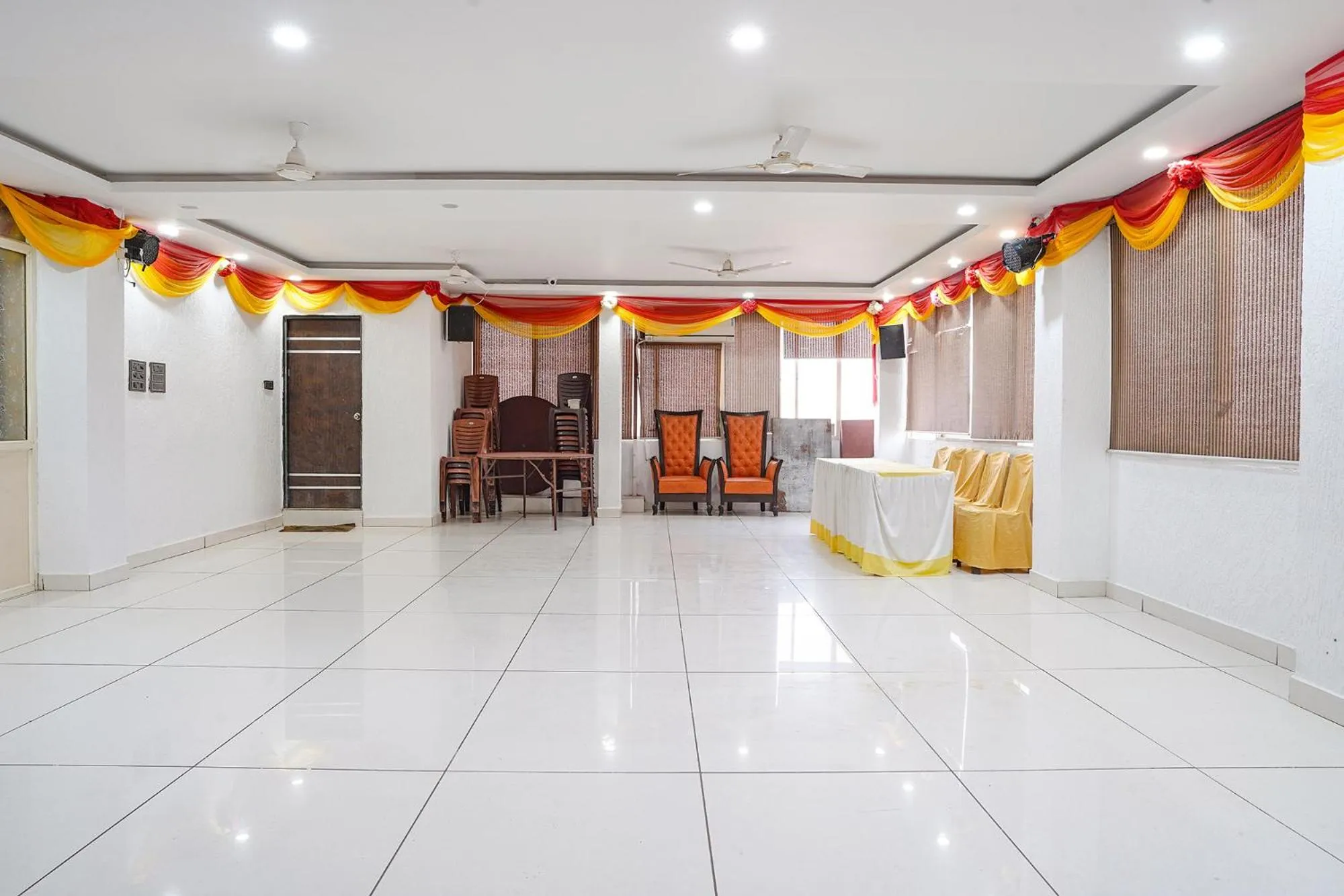 Banquet/Function facilities in FabHotel Jalsa DLX