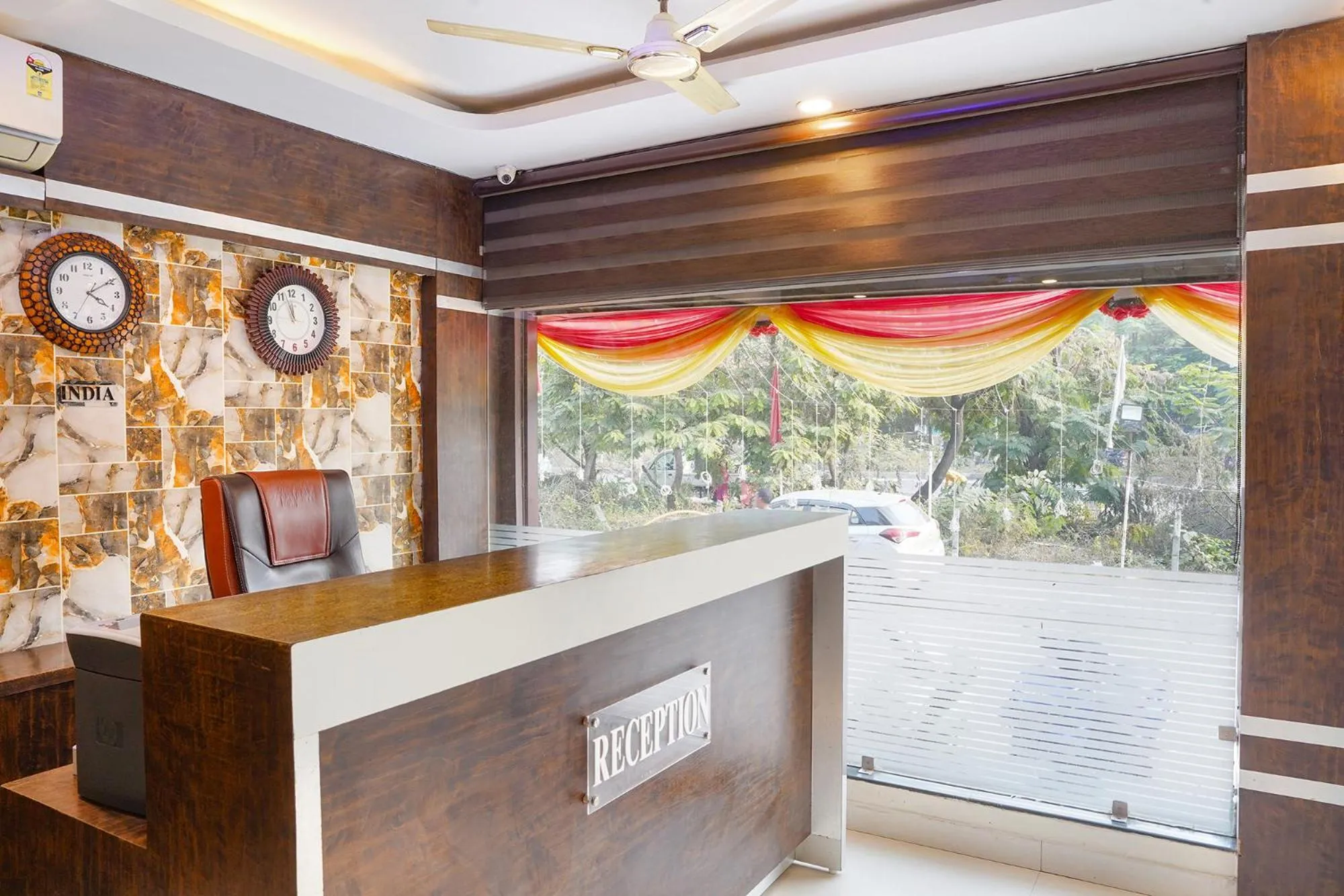 Lobby or reception in FabHotel Jalsa DLX