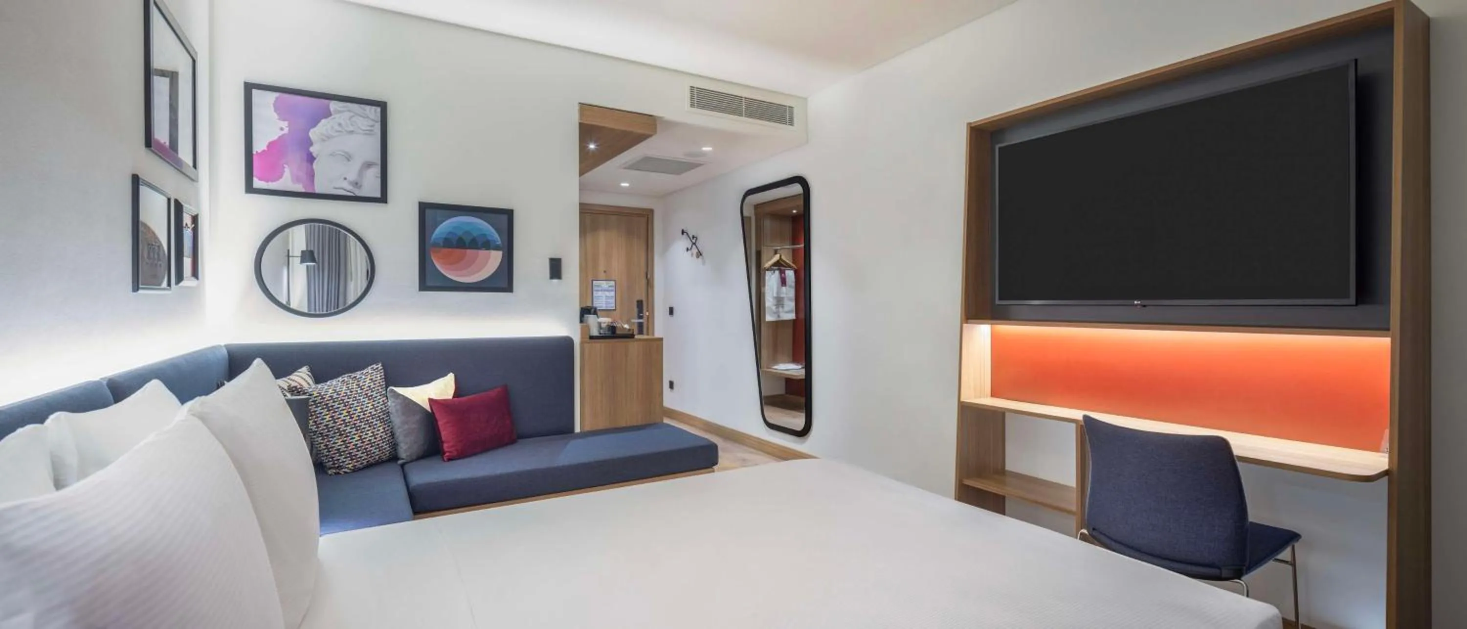 Bedroom, Bed in Hampton by Hilton Antalya Airport