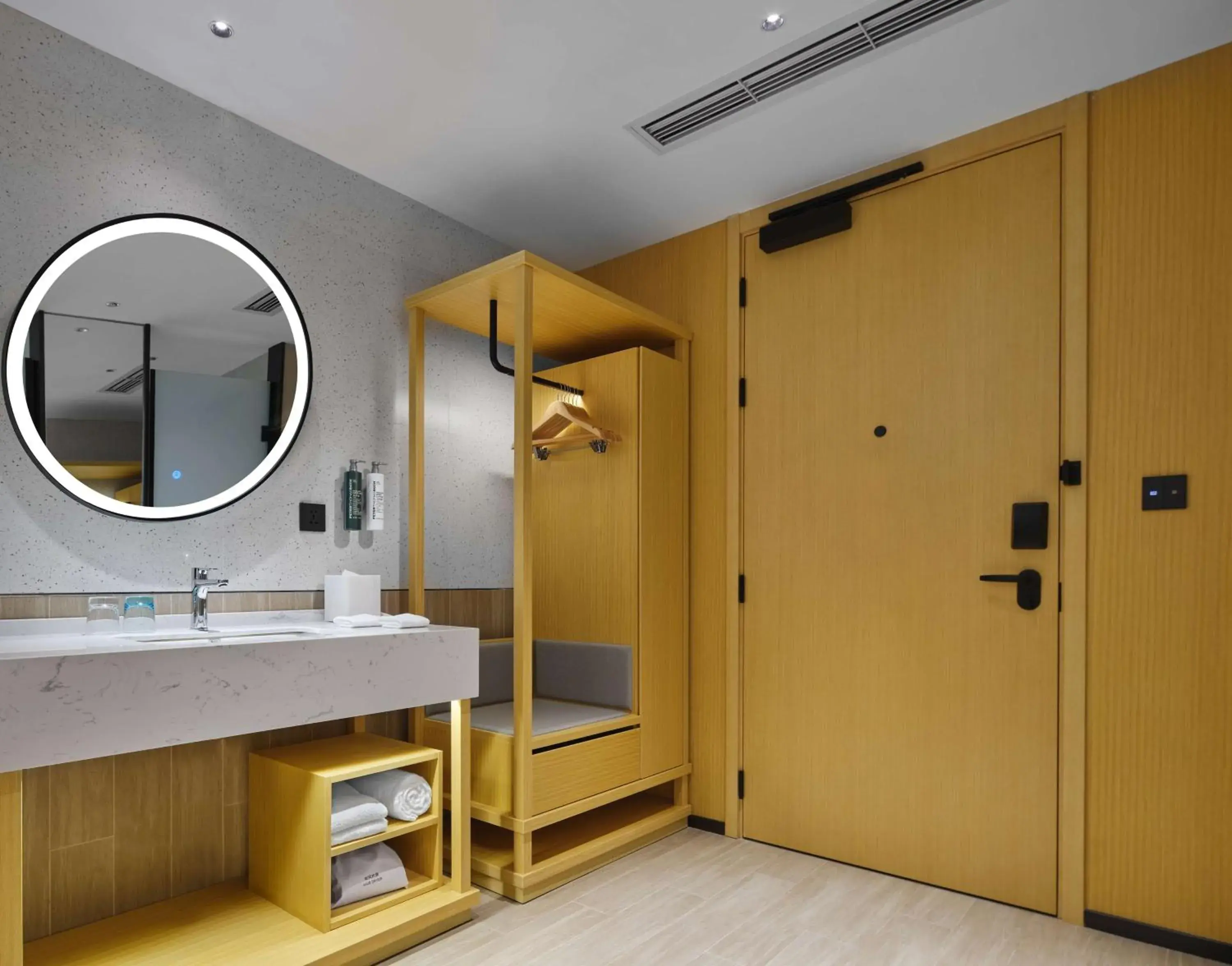 King Guest Room in Hilton Garden Inn Kunming Dianchi King Guest Room in Hilton Garden Inn Kunming Dianchi