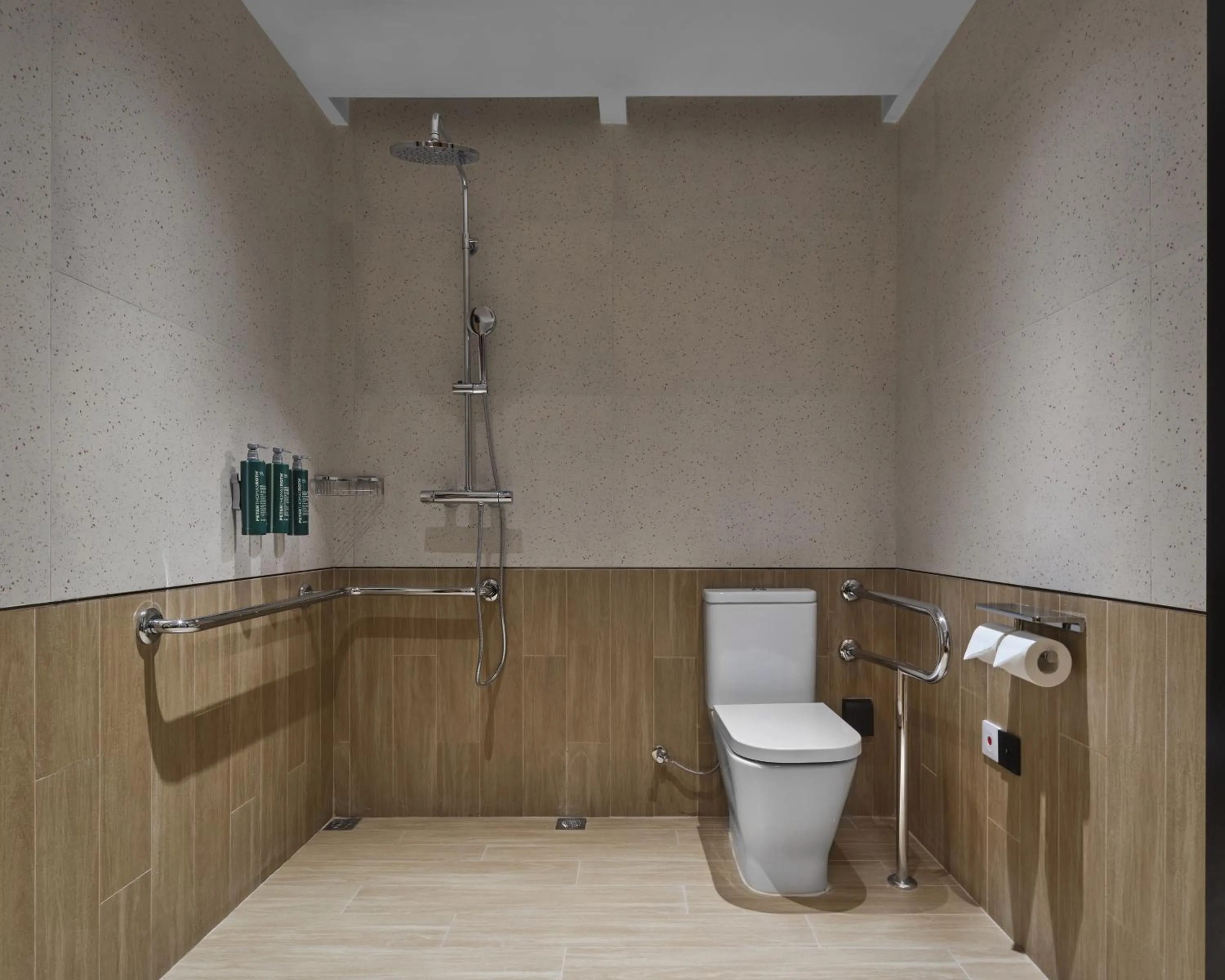 Toilet in Hilton Garden Inn Kunming Dianchi