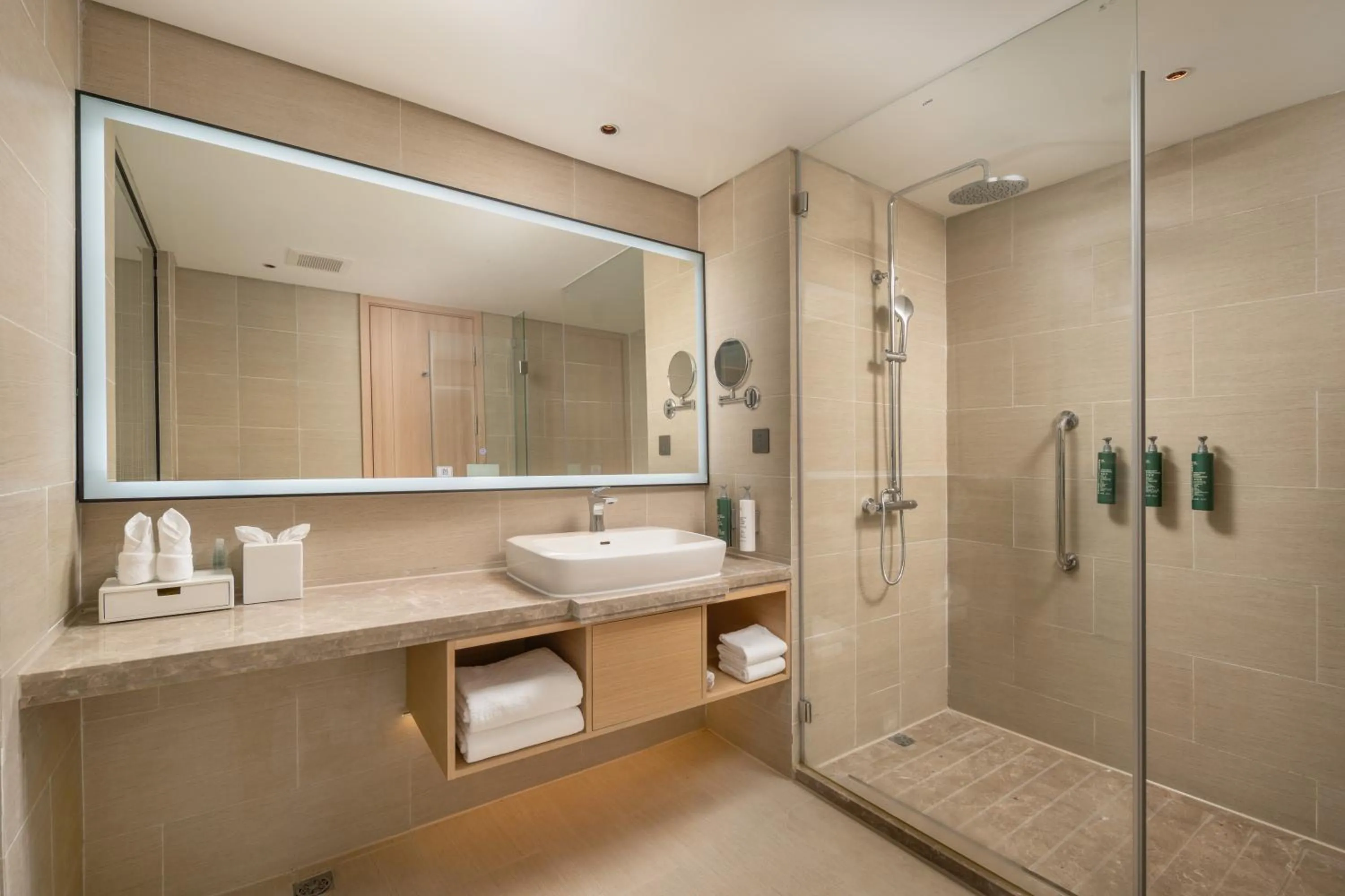 Shower in Hilton Garden Inn Nantong Haohe Scenic Area