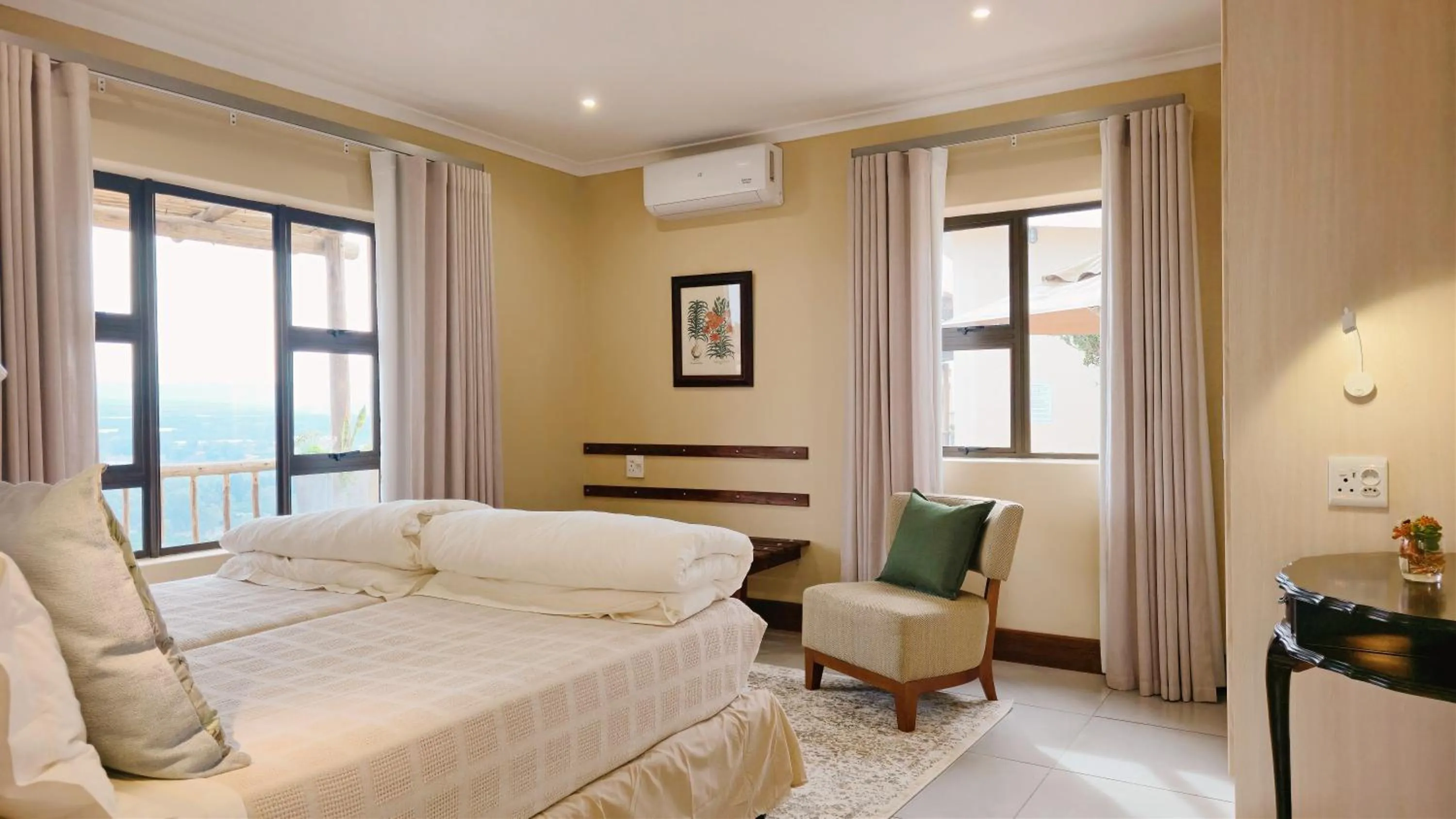 Bedroom, Bed in Hitgeheim Garden Cottages