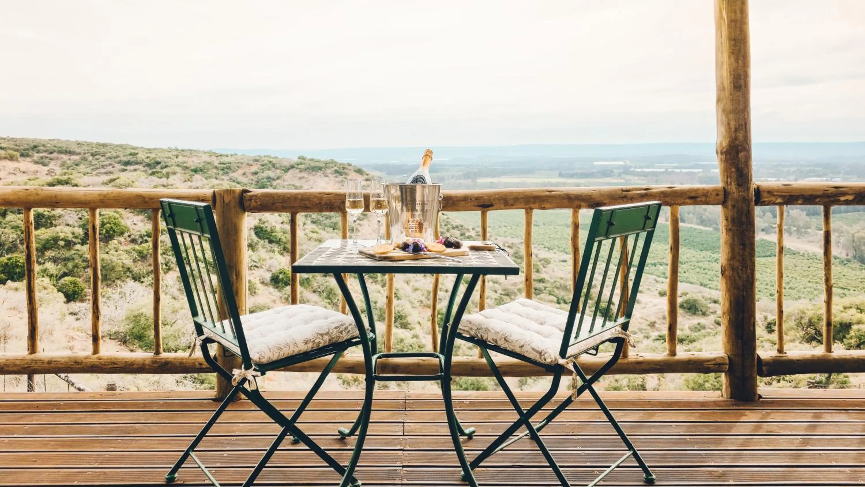 Natural landscape in Hitgeheim Garden Cottages