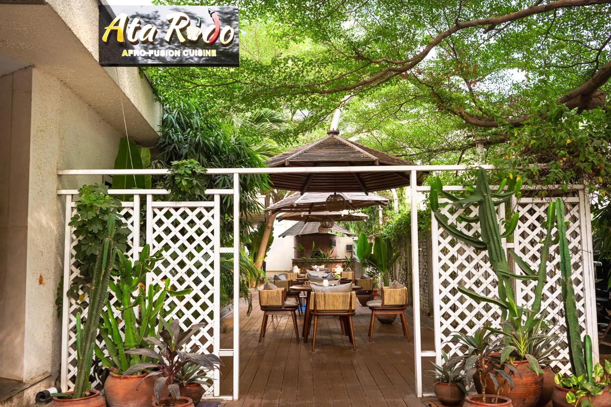 Restaurant/places to eat in Eko Hotel Gardens