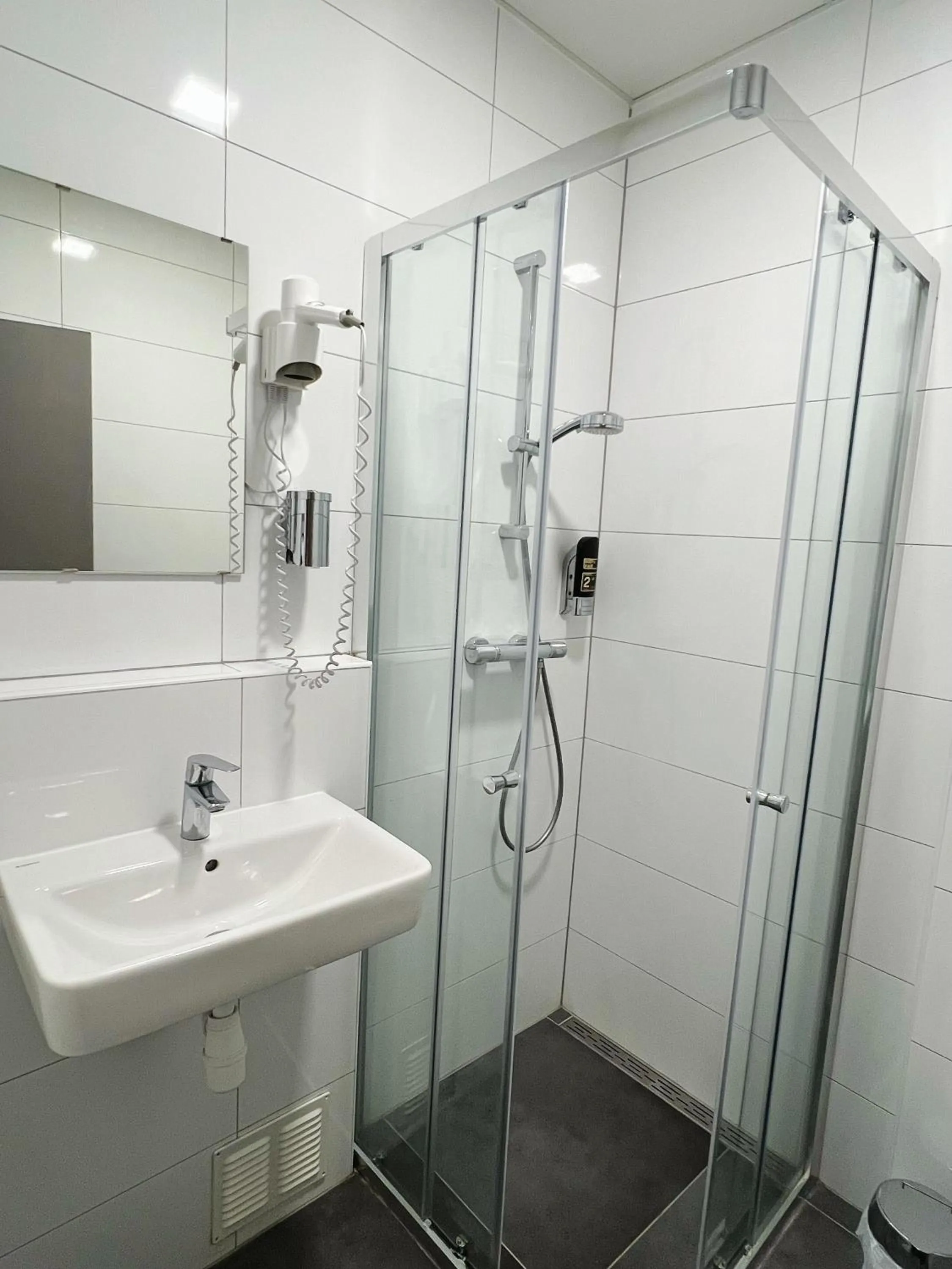 Shower in CoronaZeist-Utrecht NL