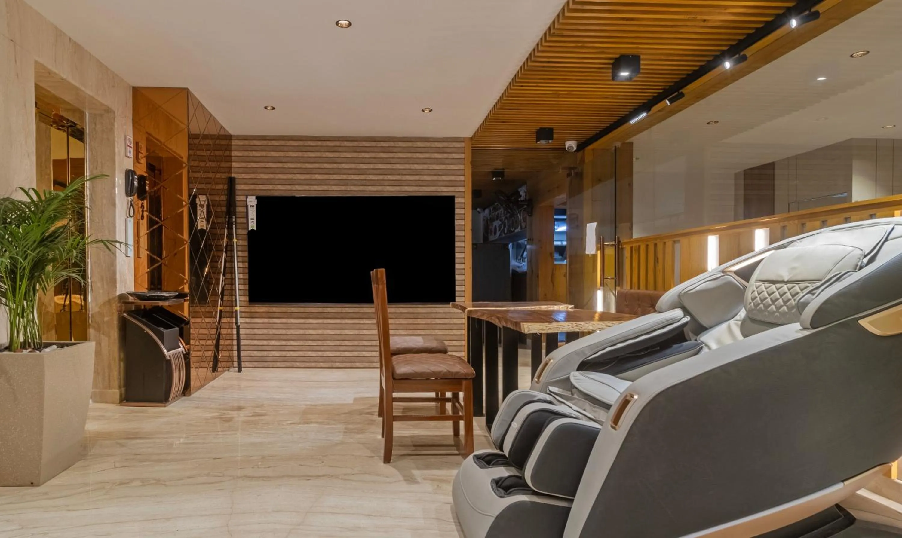 Dining area in Treebo Tiba