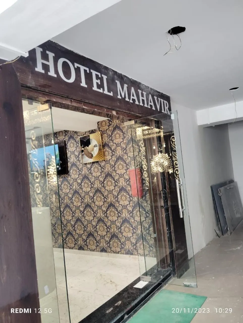 Logo/Certificate/Sign in Hotel Mahaveer